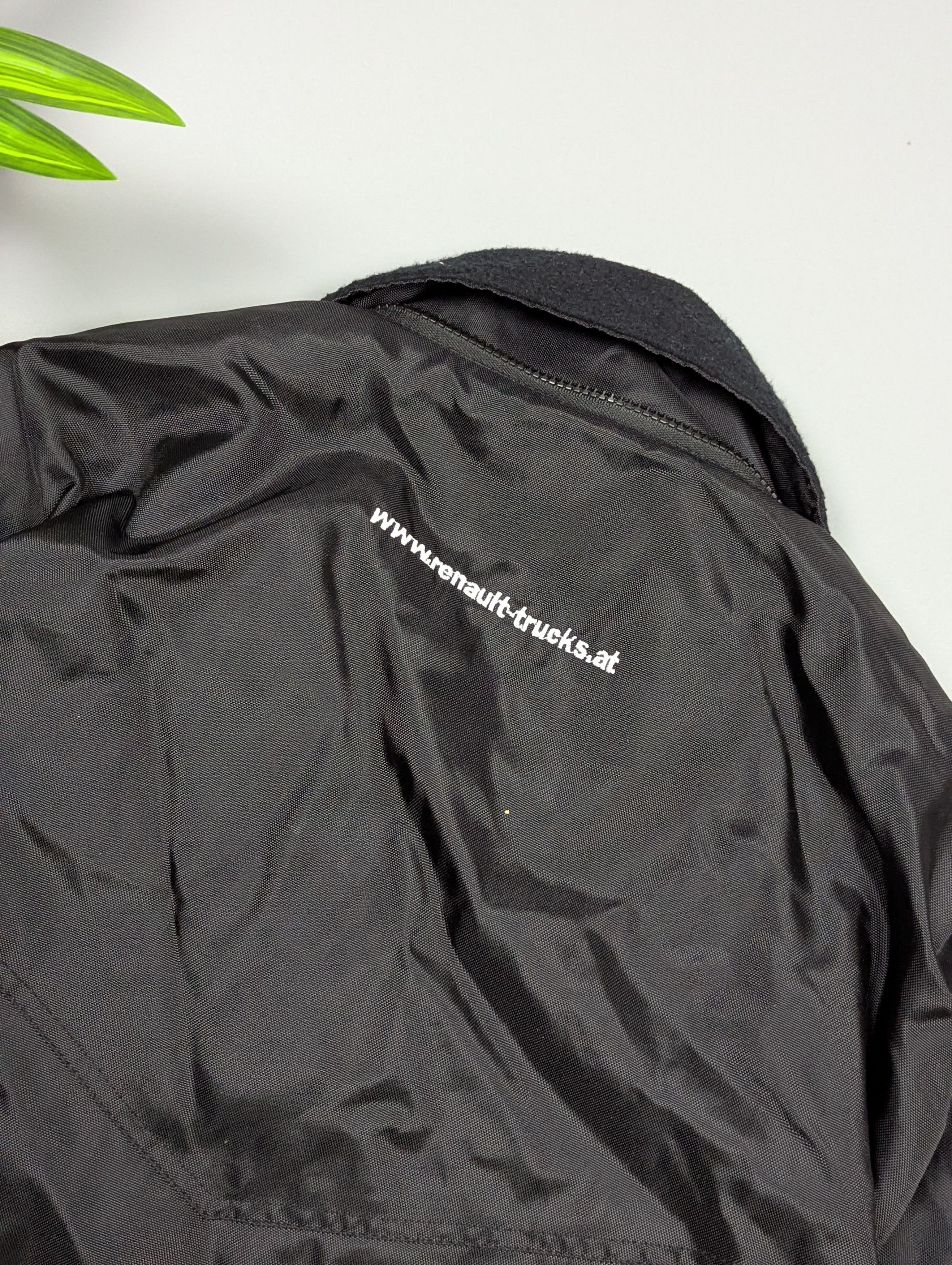 Vintage Renault Trucks Lightweight Windbreaker Jacket Black Size XL Size US XL / EU 56 / 4 - 15 Thumbnail