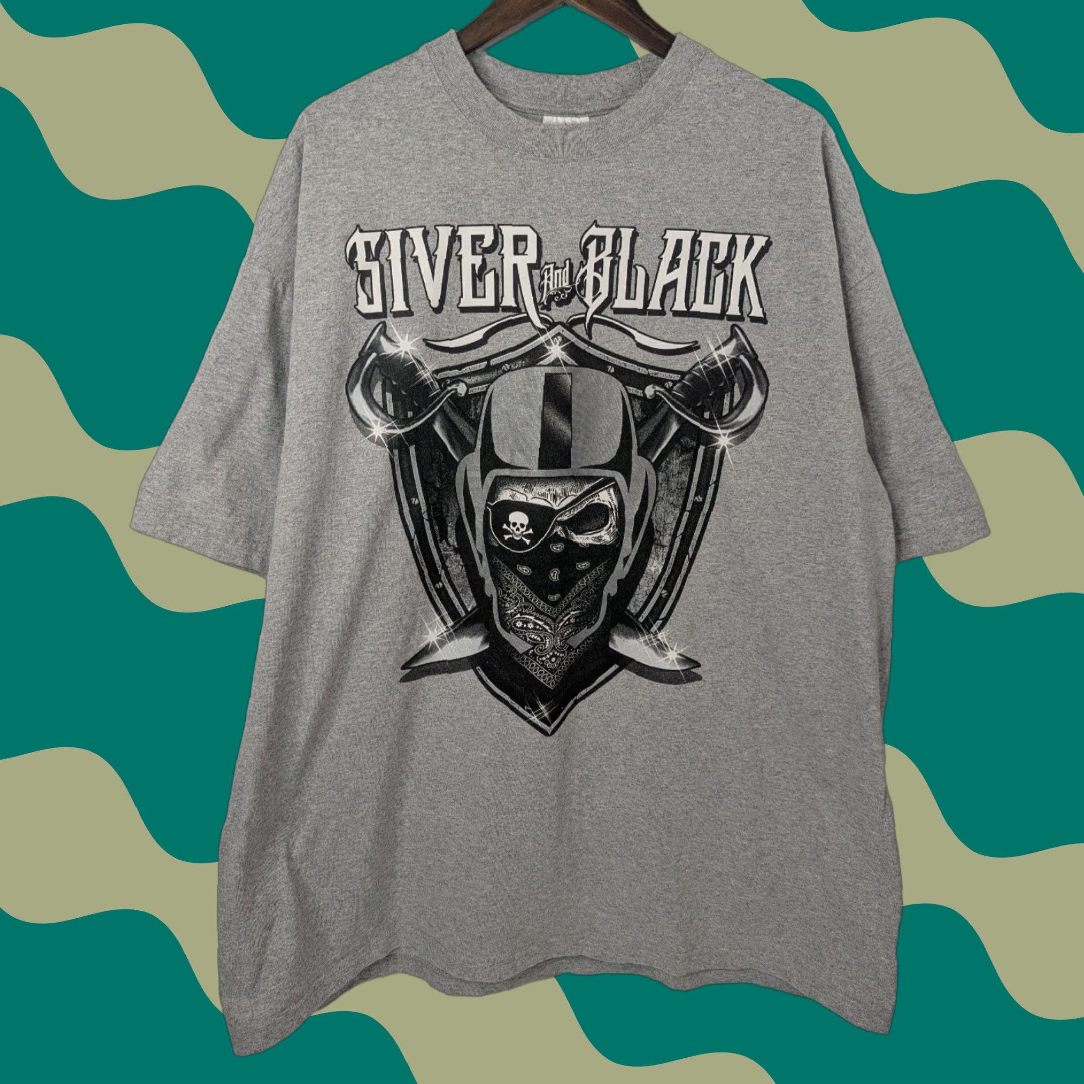 Vintage Vintage Shaka Wear Raiders T-Shirt 3XL Crew Neck Short Sleeve Gray Cotton Skull Logo Men Size US XXL / EU 58 / 5 - 1 Thumbnail