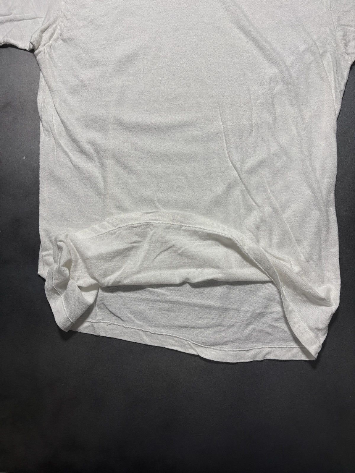 Hanes Vintage Hanes T-Shirt 1970s Blank Tee 1980s White Blue Tag Size US M / EU 48-50 / 2 - 6 Thumbnail