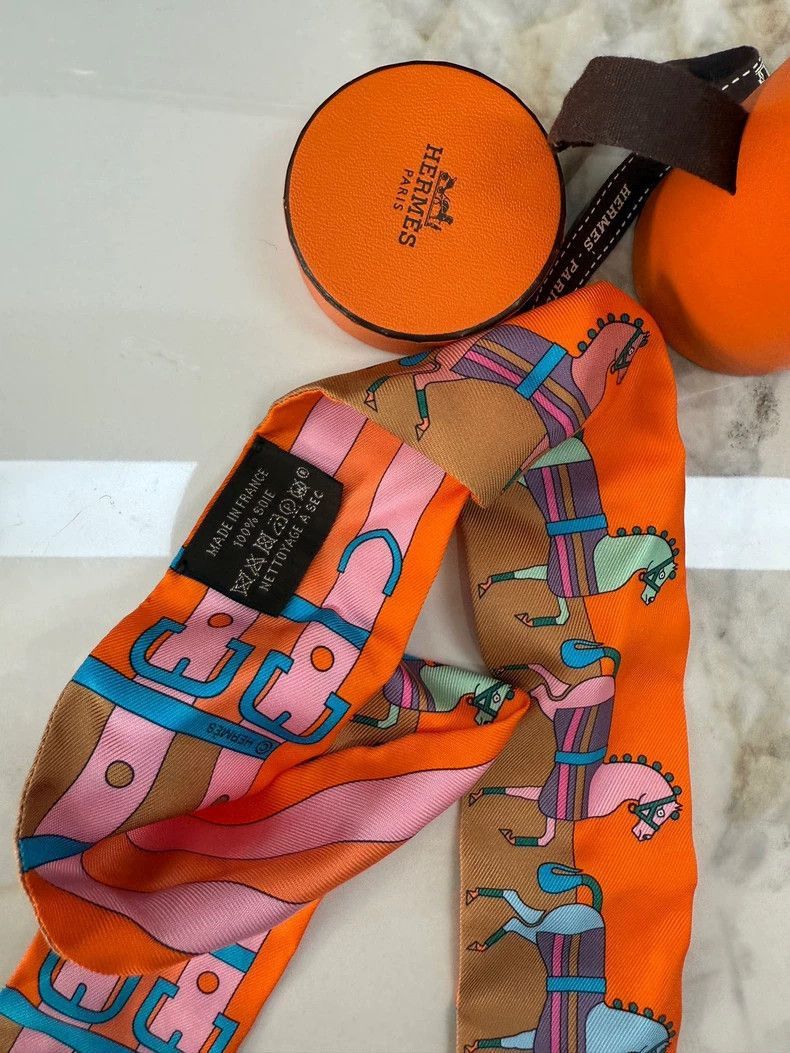 Hermes Hermes Horse Pattern Silk Scarf-2506 Size ONE SIZE - 4 Thumbnail