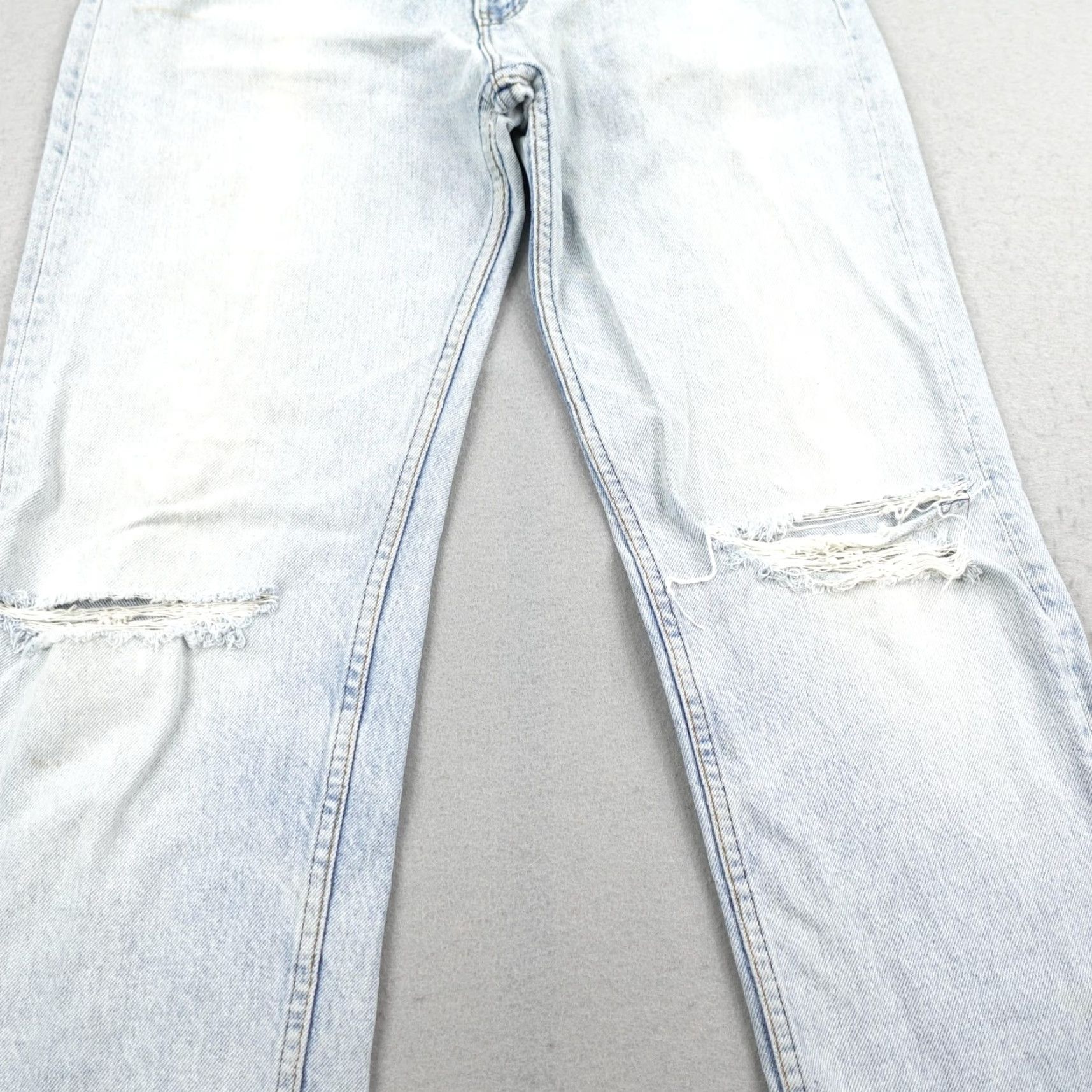 Levi's VINTAGE Levi's Jeans Mens 36x34 Blue Denim 505 Light Distressed 80s Straight USA Size US 36 / EU 52 - 4 Thumbnail