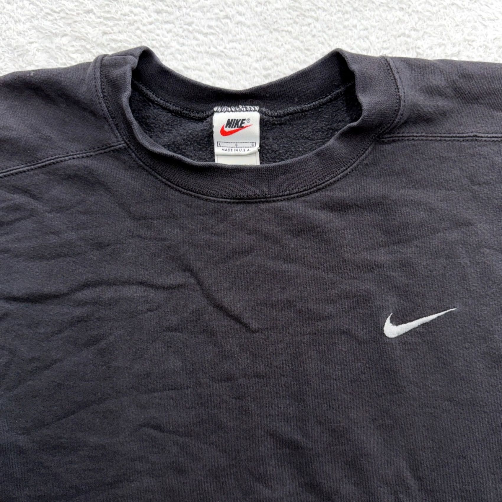 Nike VINTAGE Nike Sweatshirt Embroidered Swoosh Made in USA Black Mens L Distressed 90s Crew Neck Fleece Oversized Cotton Blend Pullover Ther? Size US L / EU 52-54 / 3 - 2 Thumbnail
