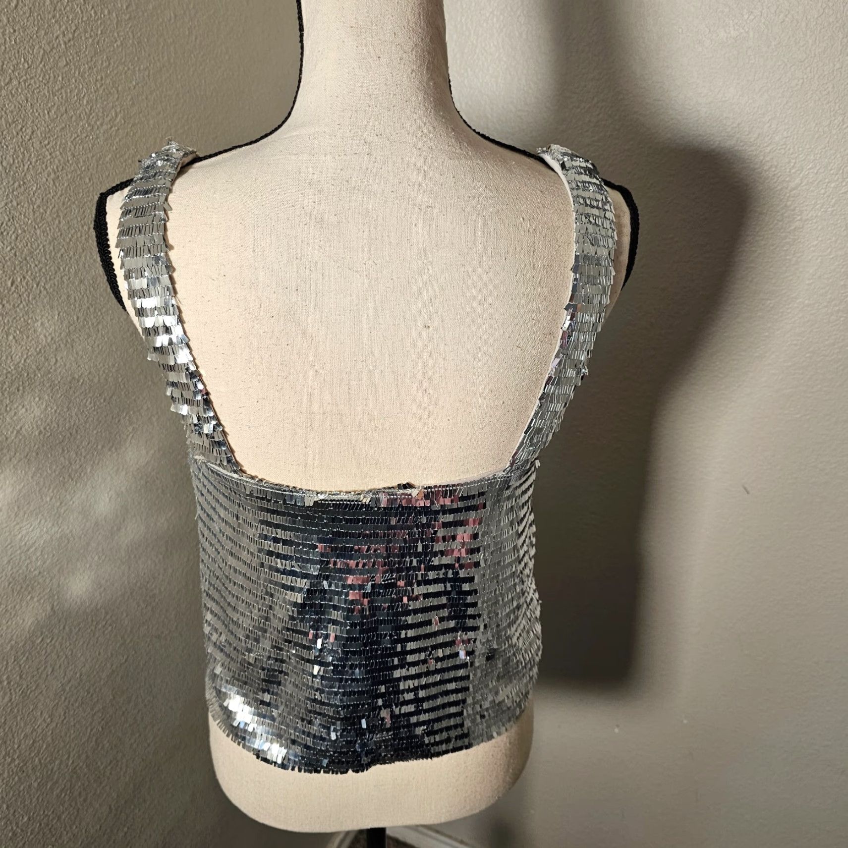 Zara VINTAGE Zara Silver Metallic Crop Top Women's S Sleeveless Tank Party Casual Modern Size S / US 4 / IT 40 - 3 Thumbnail