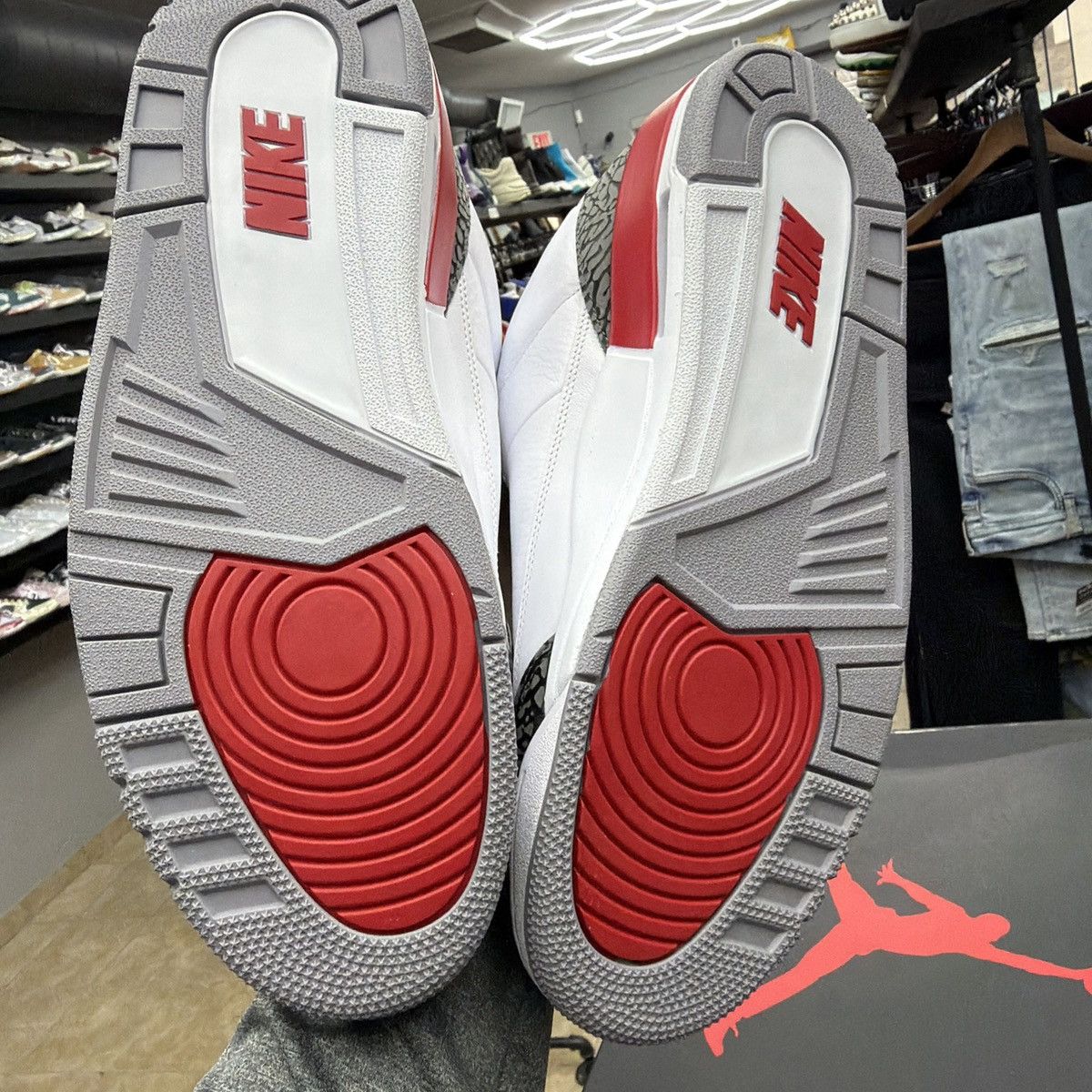 Jordan Brand Jordan Air Jordan 3 Retro White Fire Red-Black Men's Size 13 Size US 13 / EU 46 - 13 Thumbnail