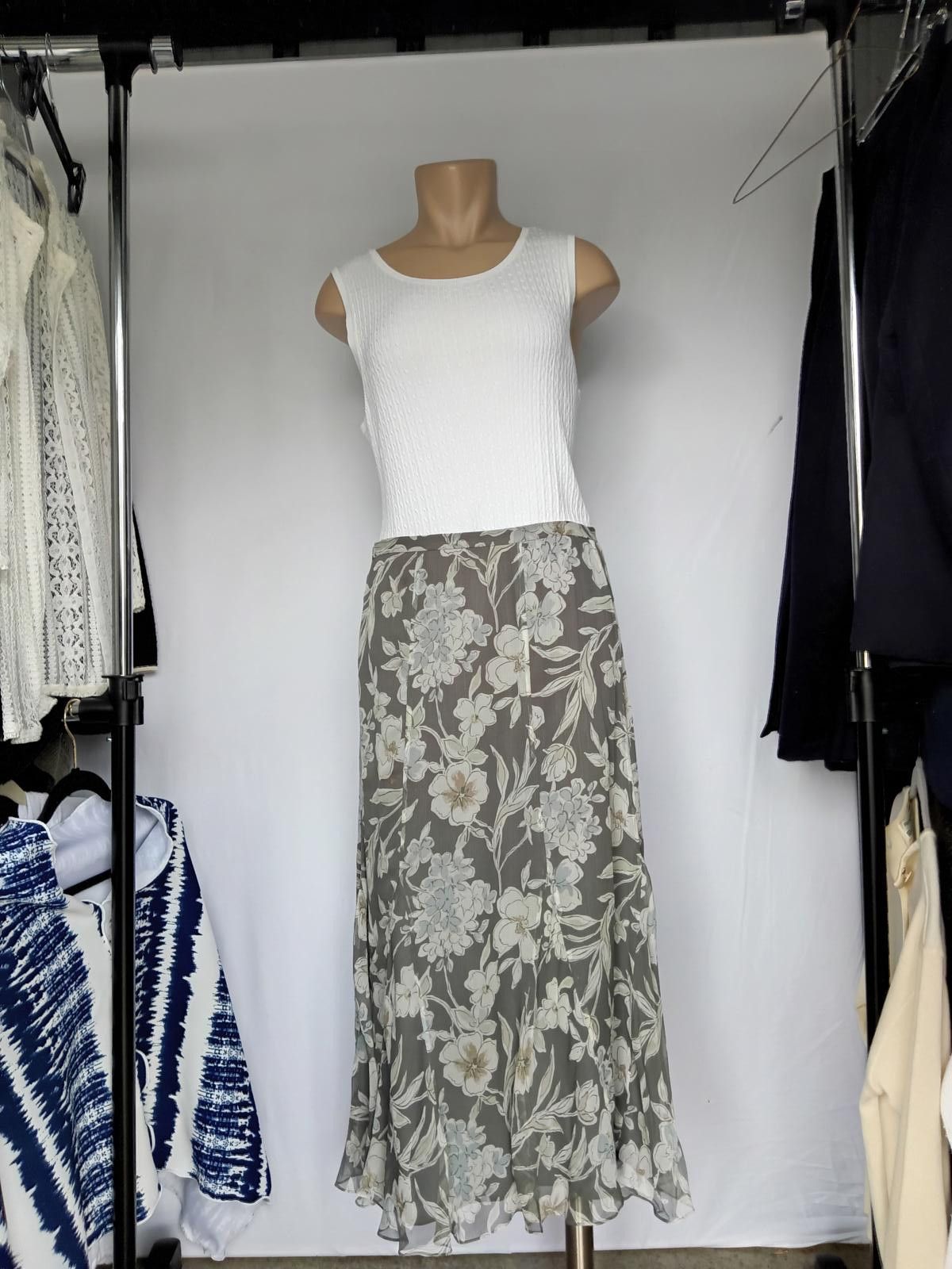 Charter Club Charter Club Floral Midi Skirt & Tank Top Set Size 32" / US 10 / IT 46 - 1 Thumbnail
