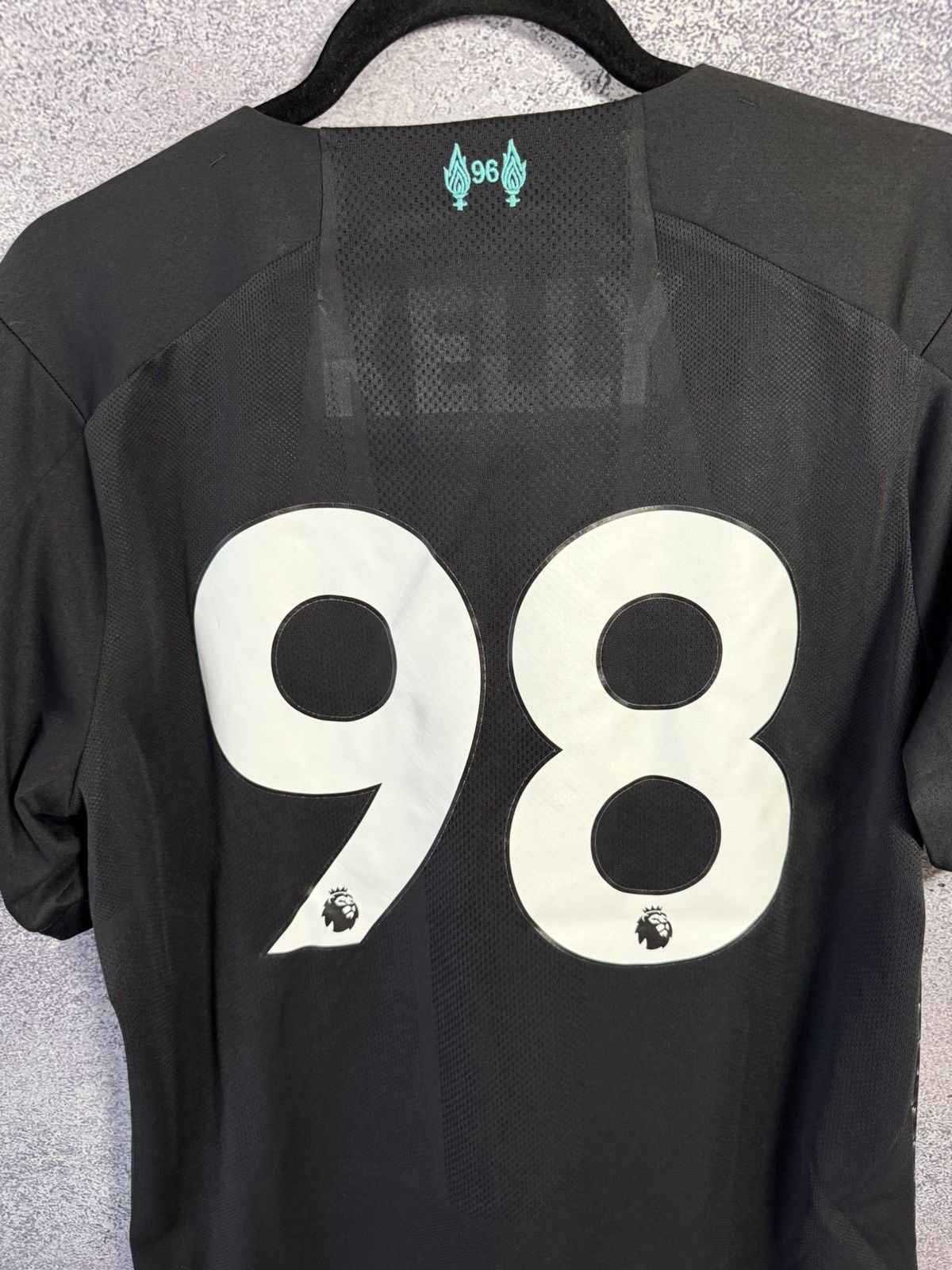 New Balance × Vintage Vintage Liverpool 2019/20 Third New Balance Jersey Blokcore Size US M / EU 48-50 / 2 - 13 Thumbnail