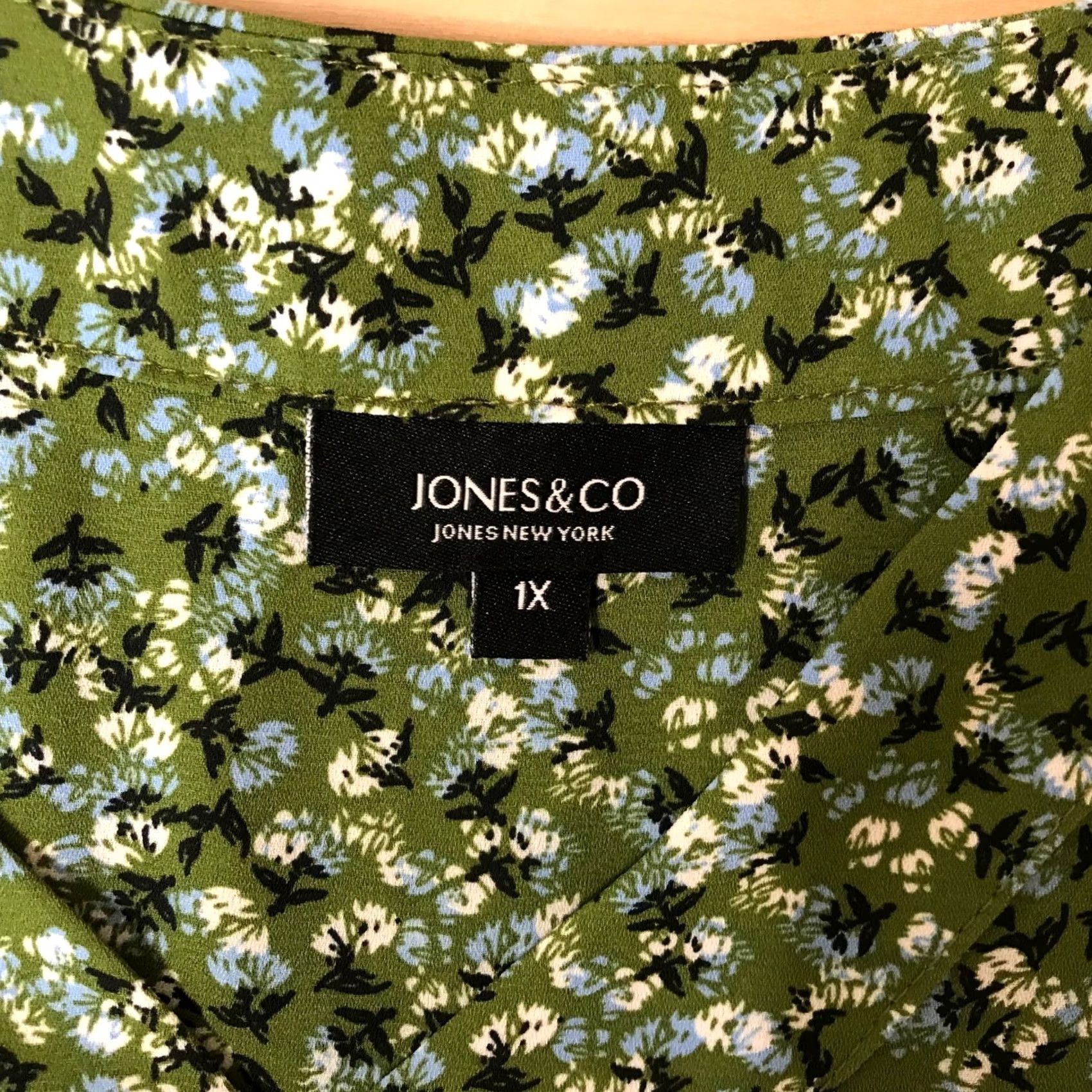 Jones New York Jones New York Plus Size 1X Green Floral Print V-Neck 3/4 Sleeve Dress Shirt Dress Womens Size XL / US 12-14 / IT 48-50 - 7 Thumbnail