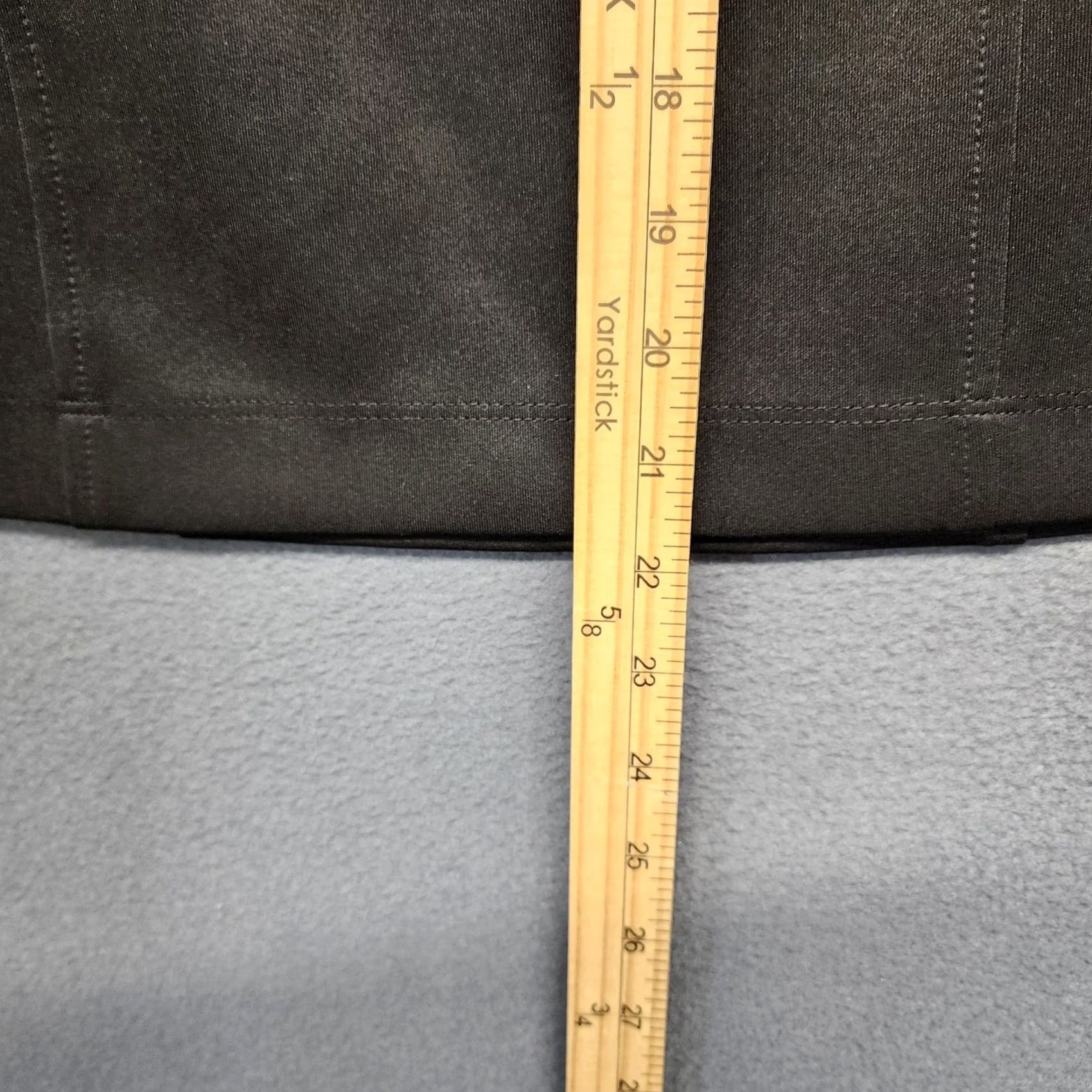 Vintage VINTAGE Fredericks of Hollywood Skirt Womens 1X Black Pencil Stretch Back Zip Knee Length Womens 1X Black Pencil Skirt US vintage USA Size 40" / US 18 - 6 Thumbnail