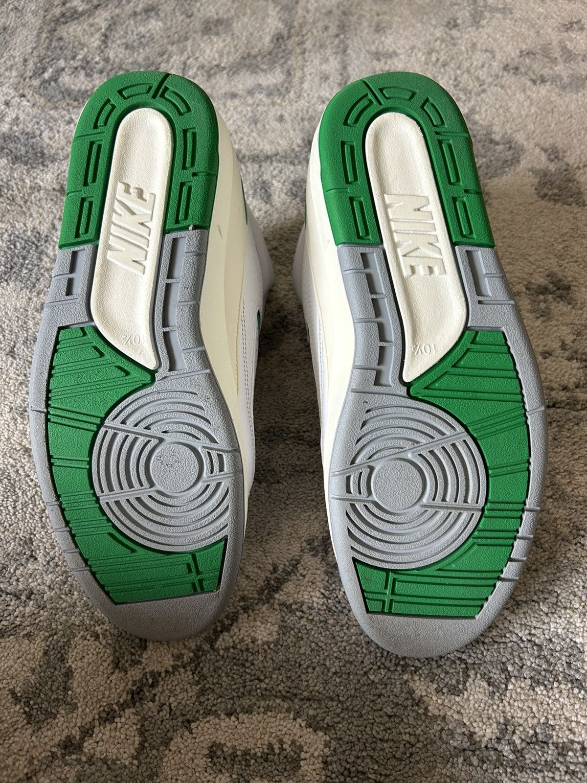 Jordan Brand Jordan 2 Retro “Lucky Green” Size US 10.5 / EU 43-44 - 5 Thumbnail