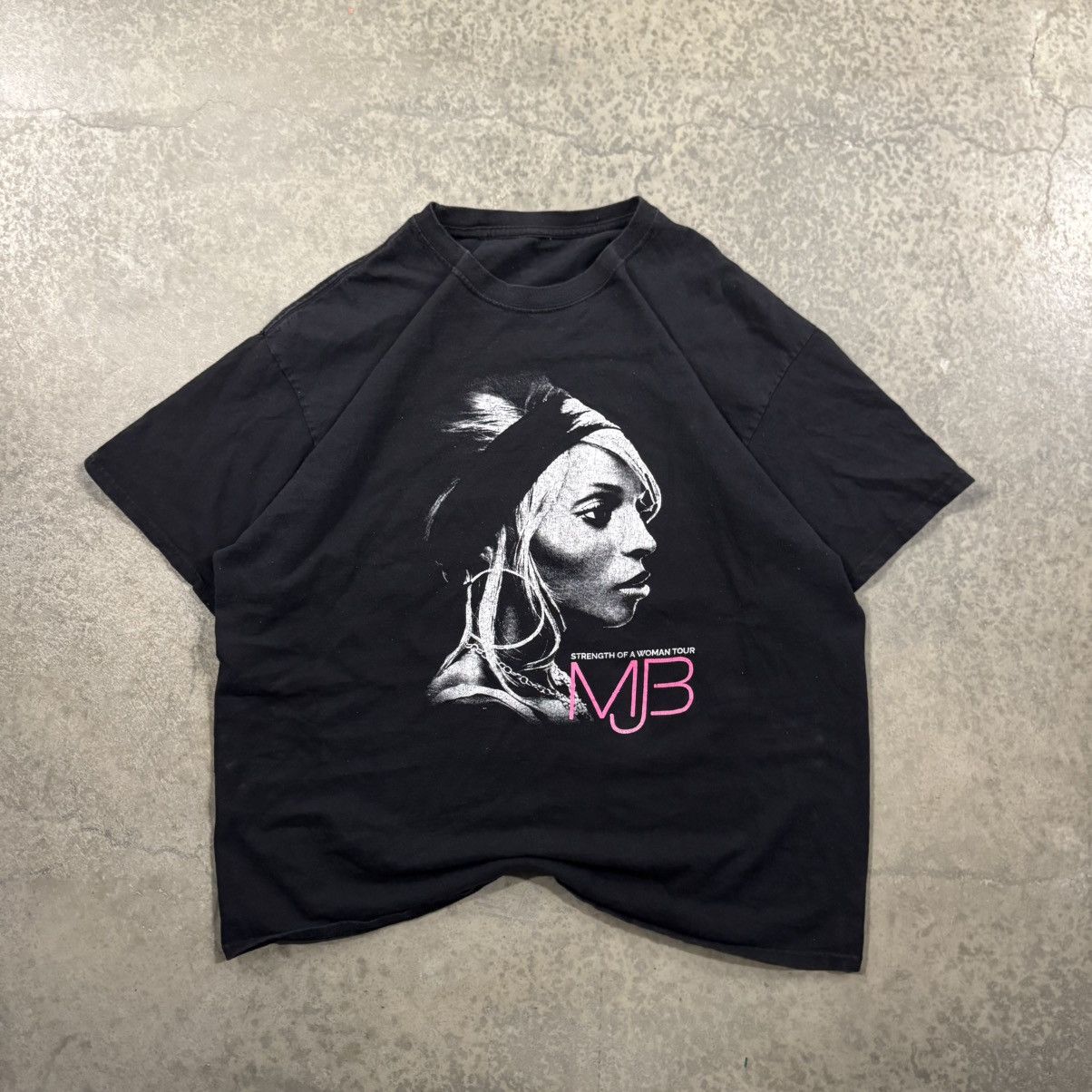 Band Tees Vintage Mary J. Blige Strength Of A Woman Tour Tee Black Size US L / EU 52-54 / 3 - 1 Thumbnail