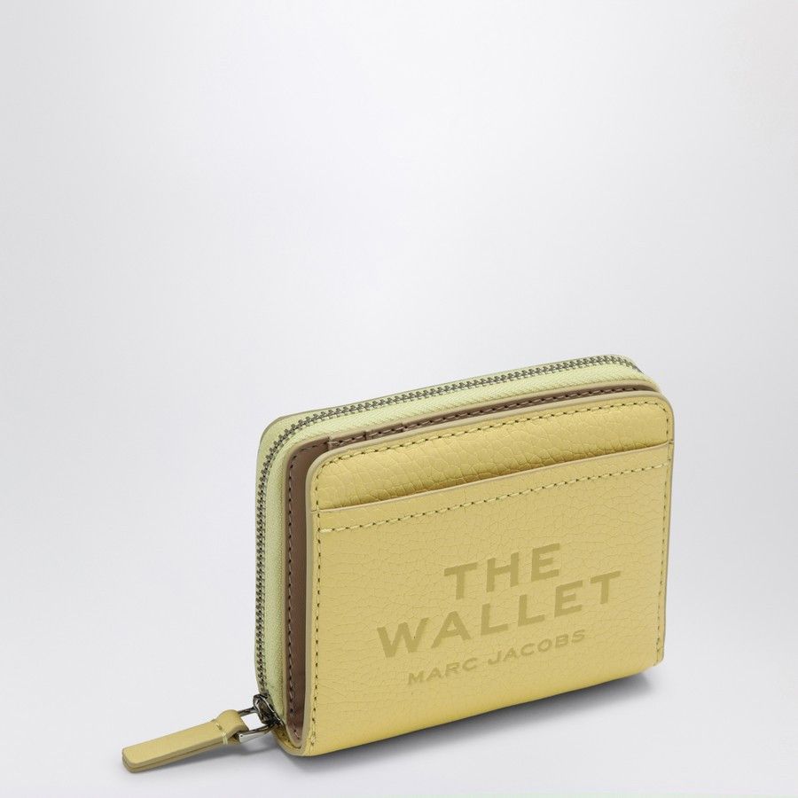 Marc Jacobs o1d2blof0824 Size: OS / Small Compact Leather Wallet Size ONE SIZE - 1 Thumbnail