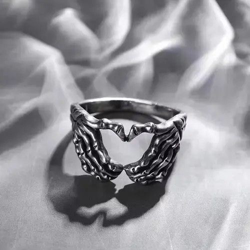 Jewelry Skull Hand With Heart-Shaped Ring Size ONE SIZE - 4 Thumbnail