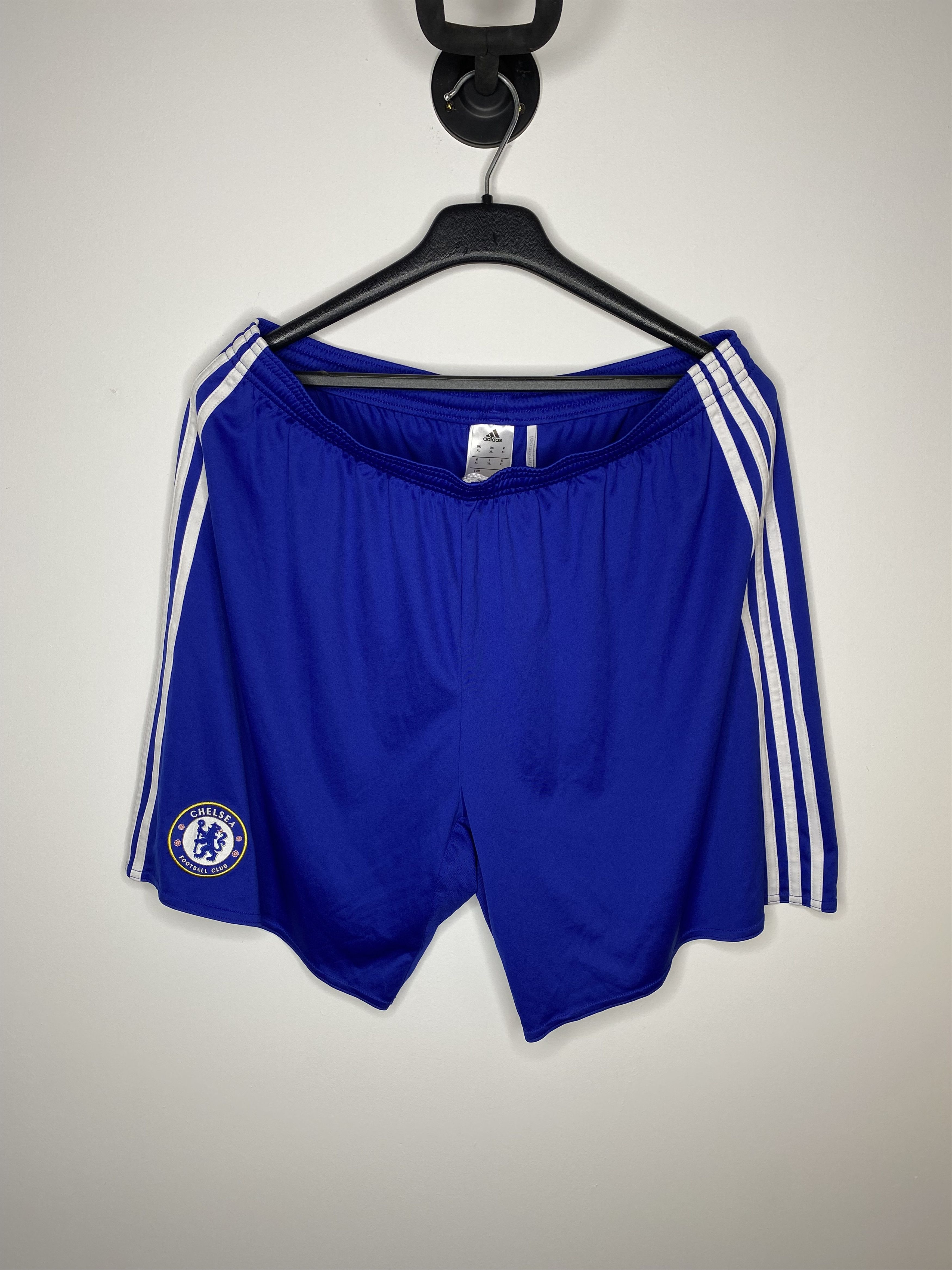 Adidas CHELSEA 2016 2017 HOME FOOTBALL SOCCER SHORTS ADIDAS Size US 32 / EU 48 - 1 Thumbnail