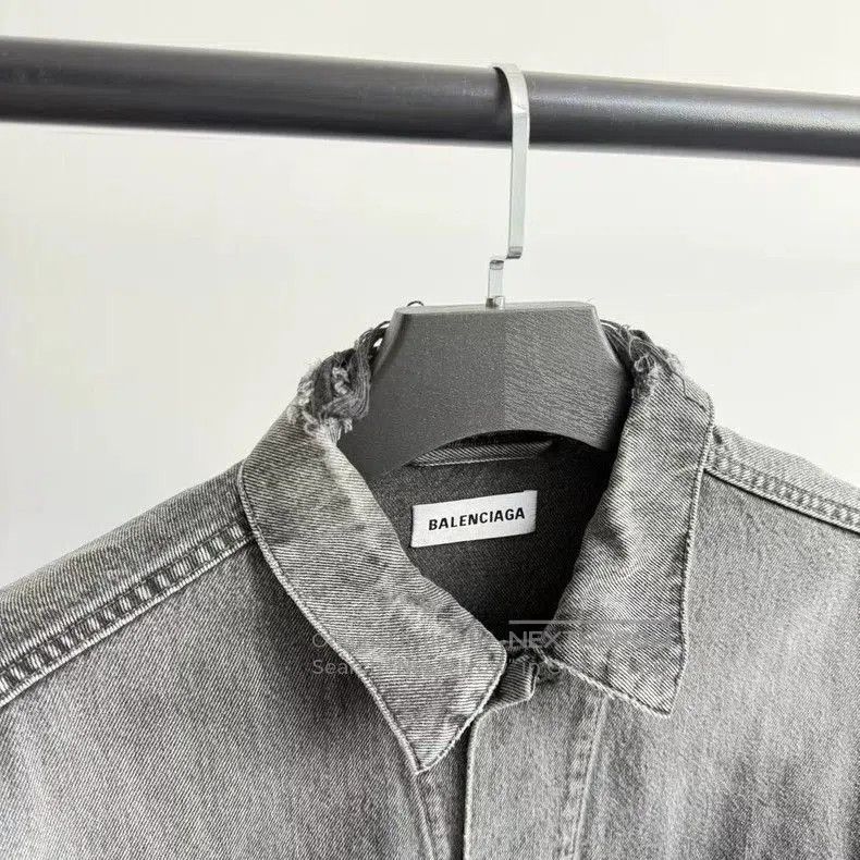 Balenciaga Balenciaga Distressed Gray Denim Jacket. Size US XXS / EU 40 - 3 Thumbnail