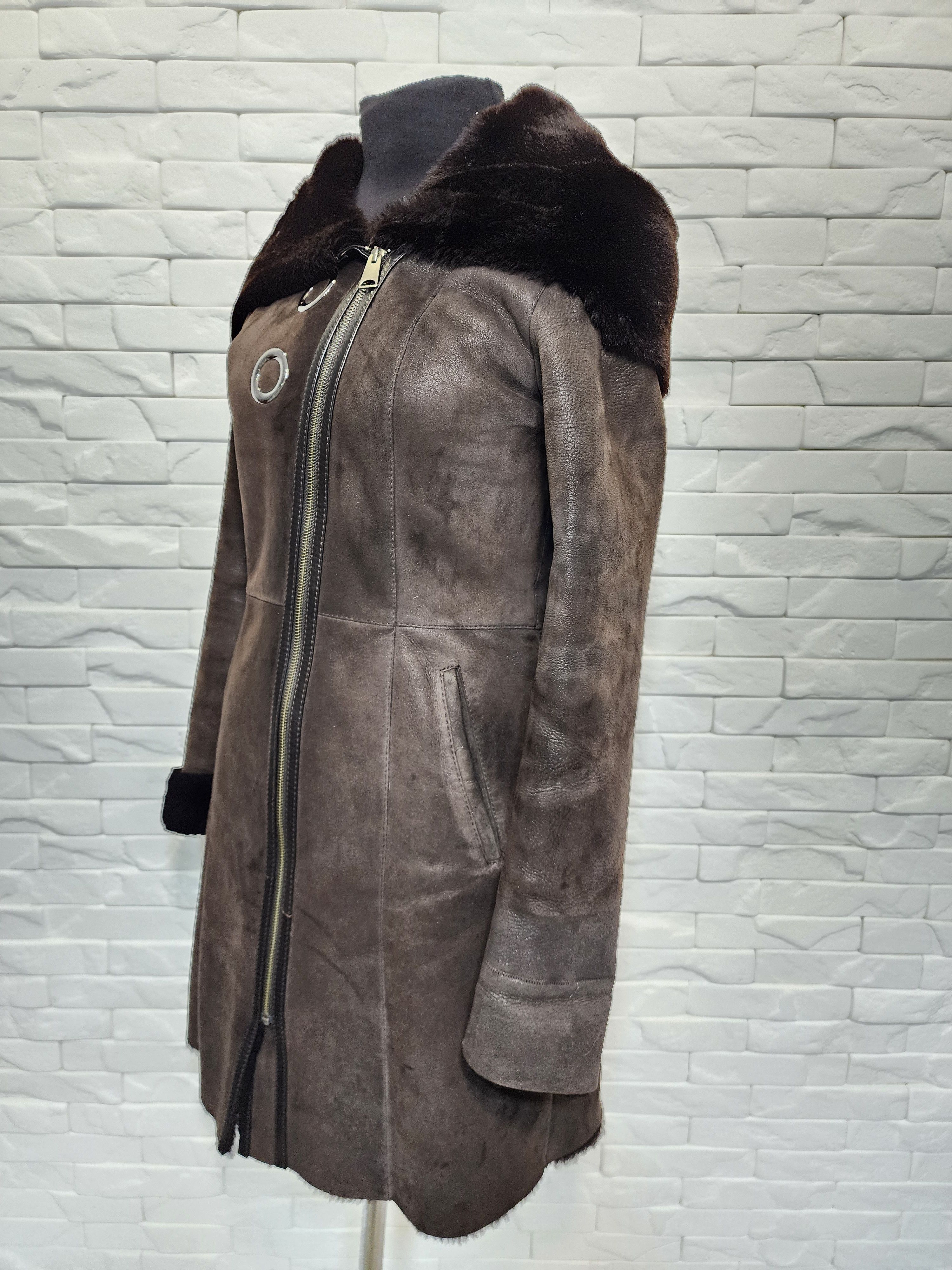 Genuine Leather Brown Sheepskin Coat: Genuine Fur Hood, Metal Zipper. Size S / US 4 / IT 40 - 3 Thumbnail