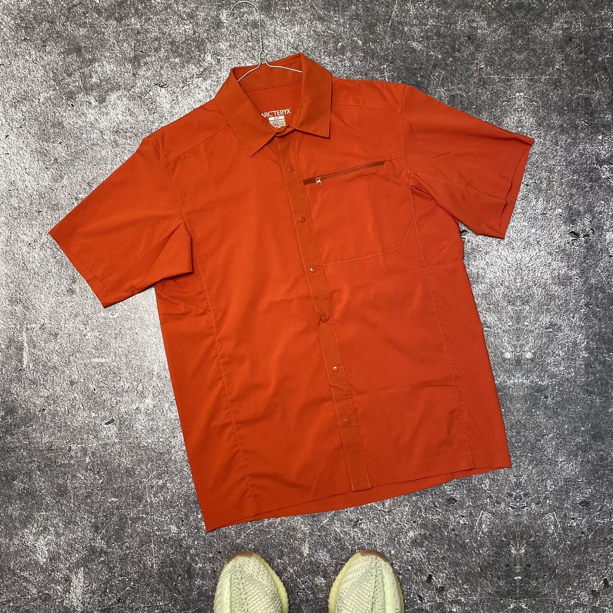 image of Arcteryx Technical Short Sleeve Pocket Shirt/red, Men's (Size Medium)