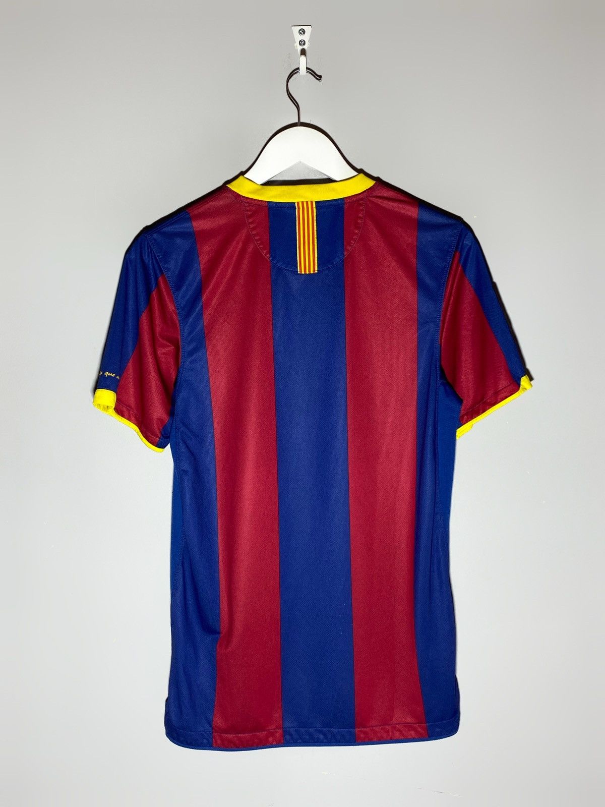 Nike Nike FC Barcelona 2010/11 Home Football Shirt Messi Era Size US S / EU 44-46 / 1 - 2 Thumbnail