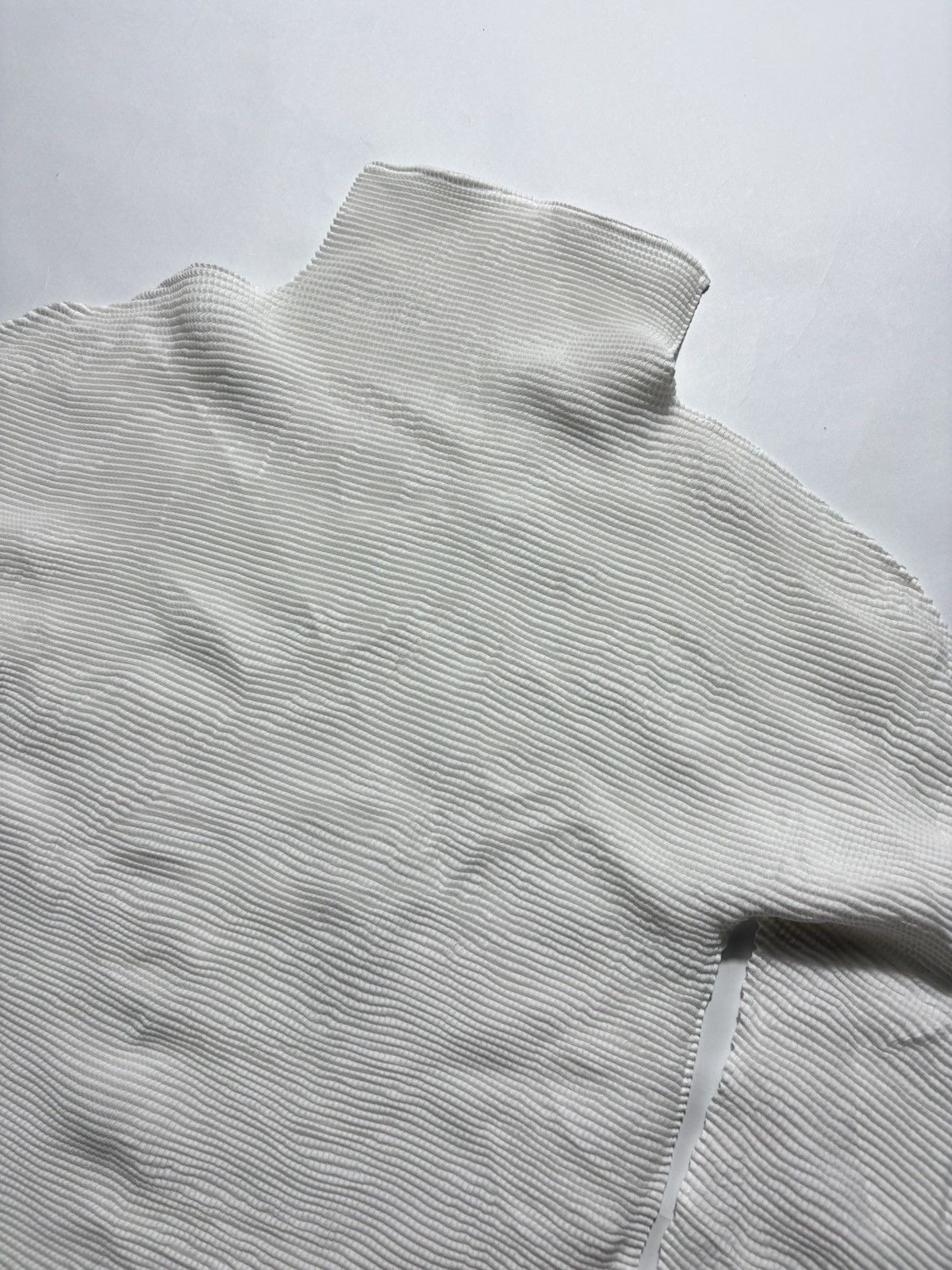 Issey Miyake ISSEY MIYAKE ME HIGH-NECK PLEATED TOP Size ONE SIZE - 2 Thumbnail