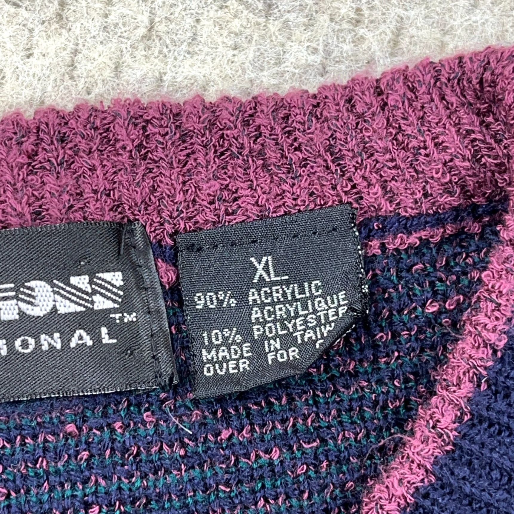 Vintage VINTAGE Expressions Grandpa Sweater Men XL Purple Pink Geometric Knit Pullover 80s 90s Casual Golf Winter Size US XL / EU 56 / 4 - 4 Thumbnail