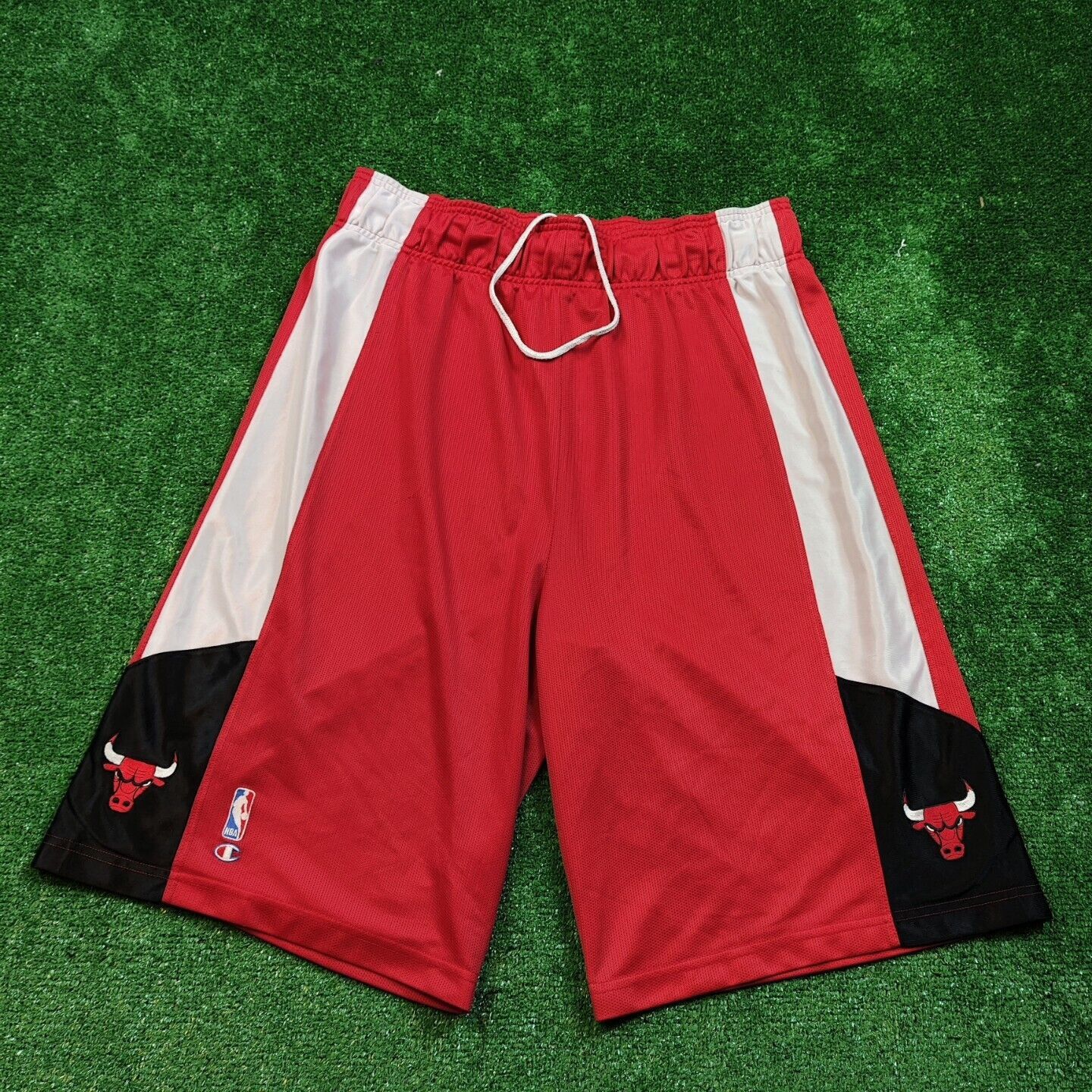 Champion VINTAGE Chicago Bulls Champion Shorts Adult XXL NBA Size US 42 / EU 58 - 1 Thumbnail