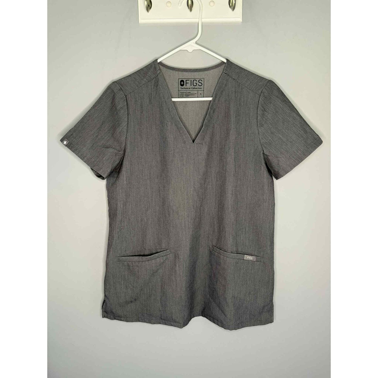Other Figs Casma Three-Pocket V-Neck Scrub Top Graphite Small Size S / US 4 / IT 40 - 3 Thumbnail