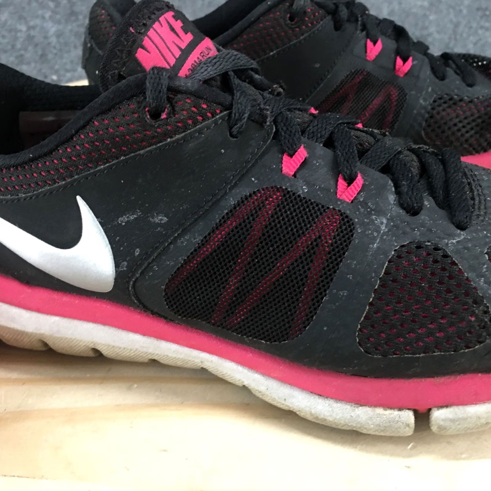 Nike Nike Shoes Womens 9 Flex Run Sneakers Black Low Top 642767-002 Size M / US 6-8 / IT 42-44 - 6 Thumbnail