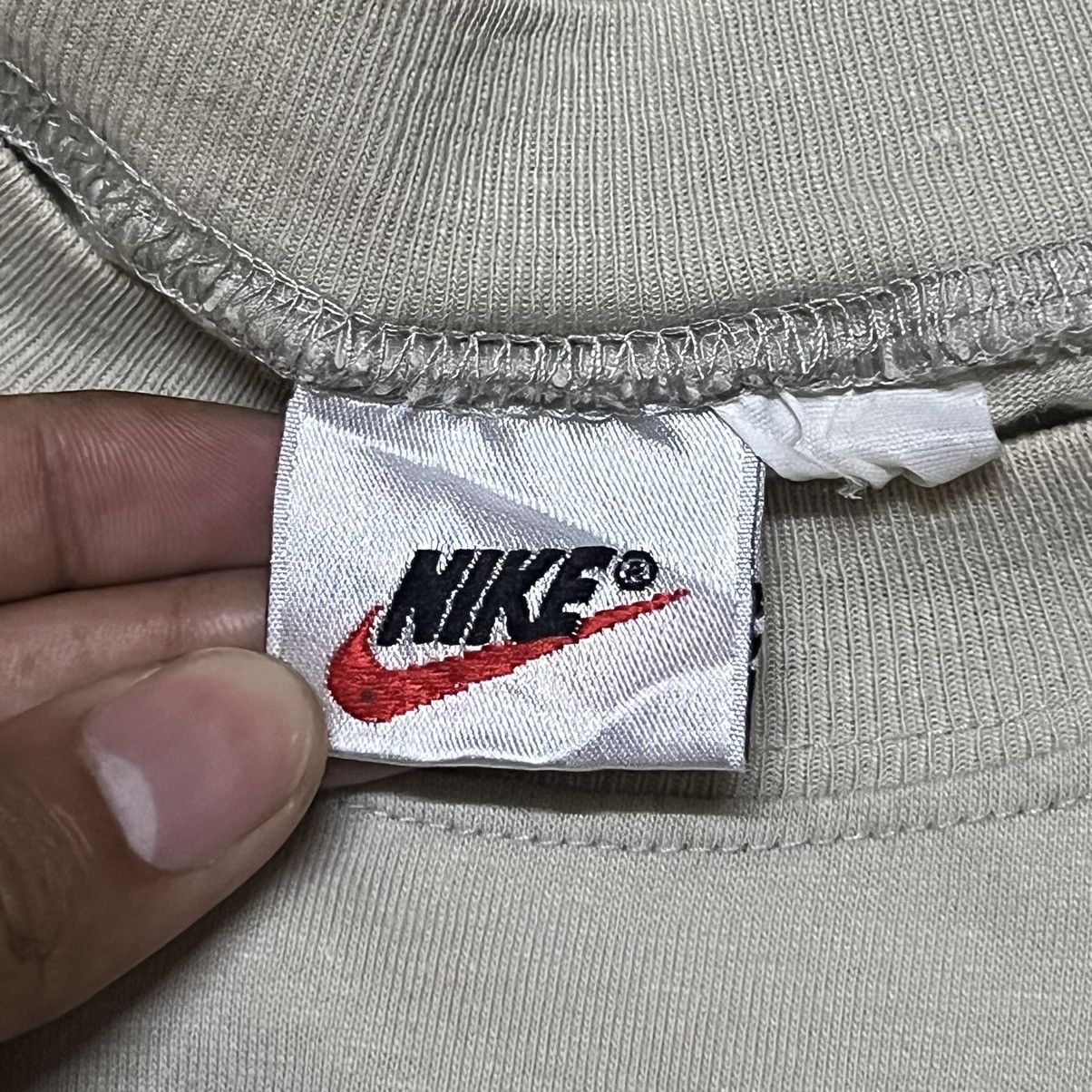 Nike Vintage Nike Tennis Court Big Logo Size US L / EU 52-54 / 3 - 3 Thumbnail