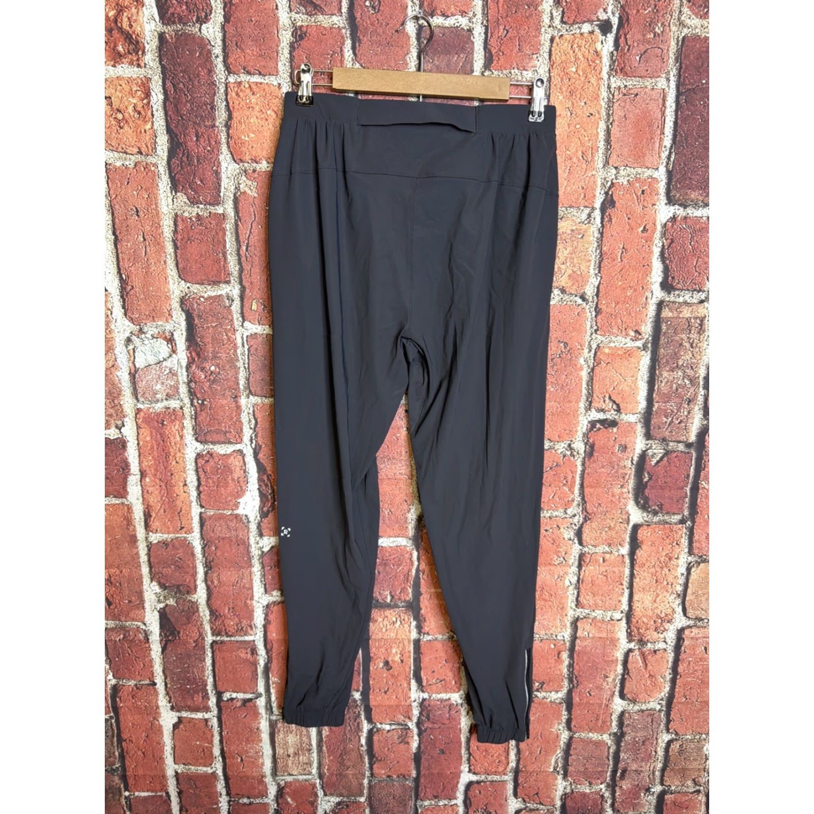 Lululemon Lululemon Surge Jogger Mens M Dark Grey Tapered Leg Athleisure Hole Size US 31 - 4 Thumbnail
