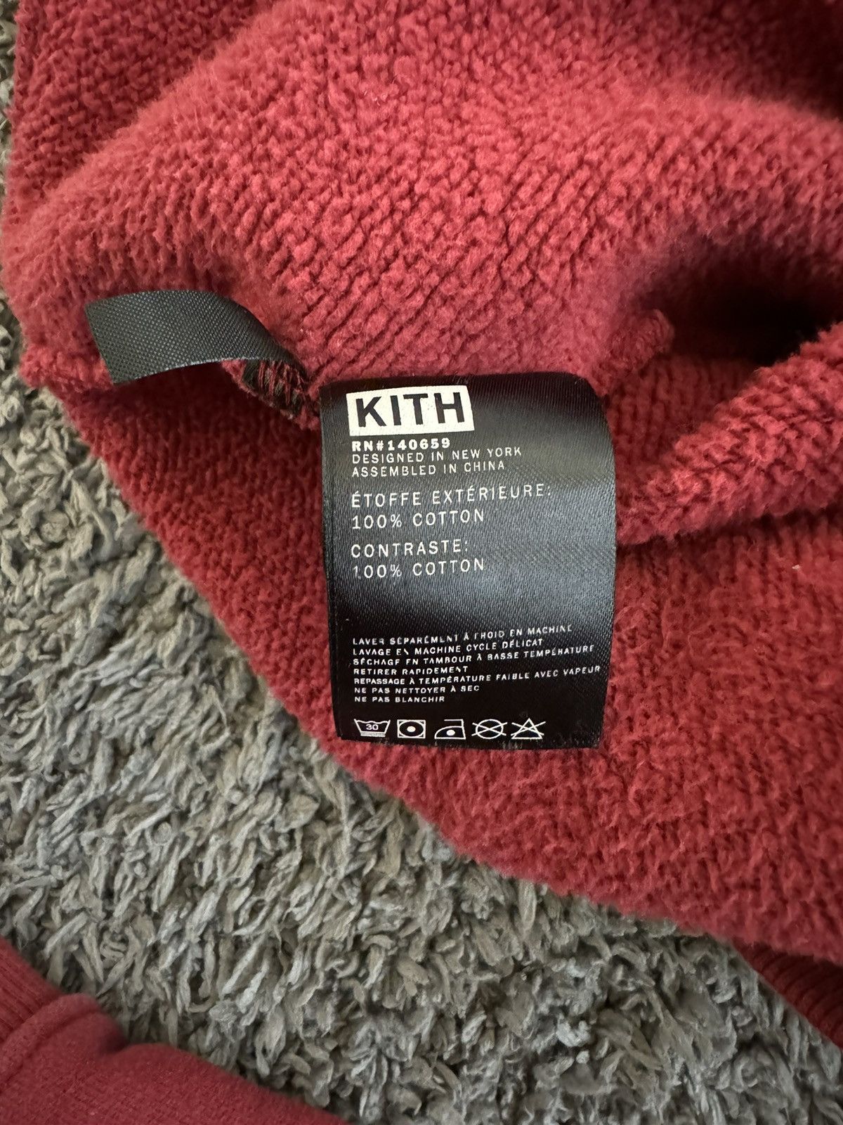 Kith × Vogue 2017 Kith x Vogue Tonal Box Logo Hoodie Pompeain Red Size M Size US M / EU 48-50 / 2 - 7 Thumbnail