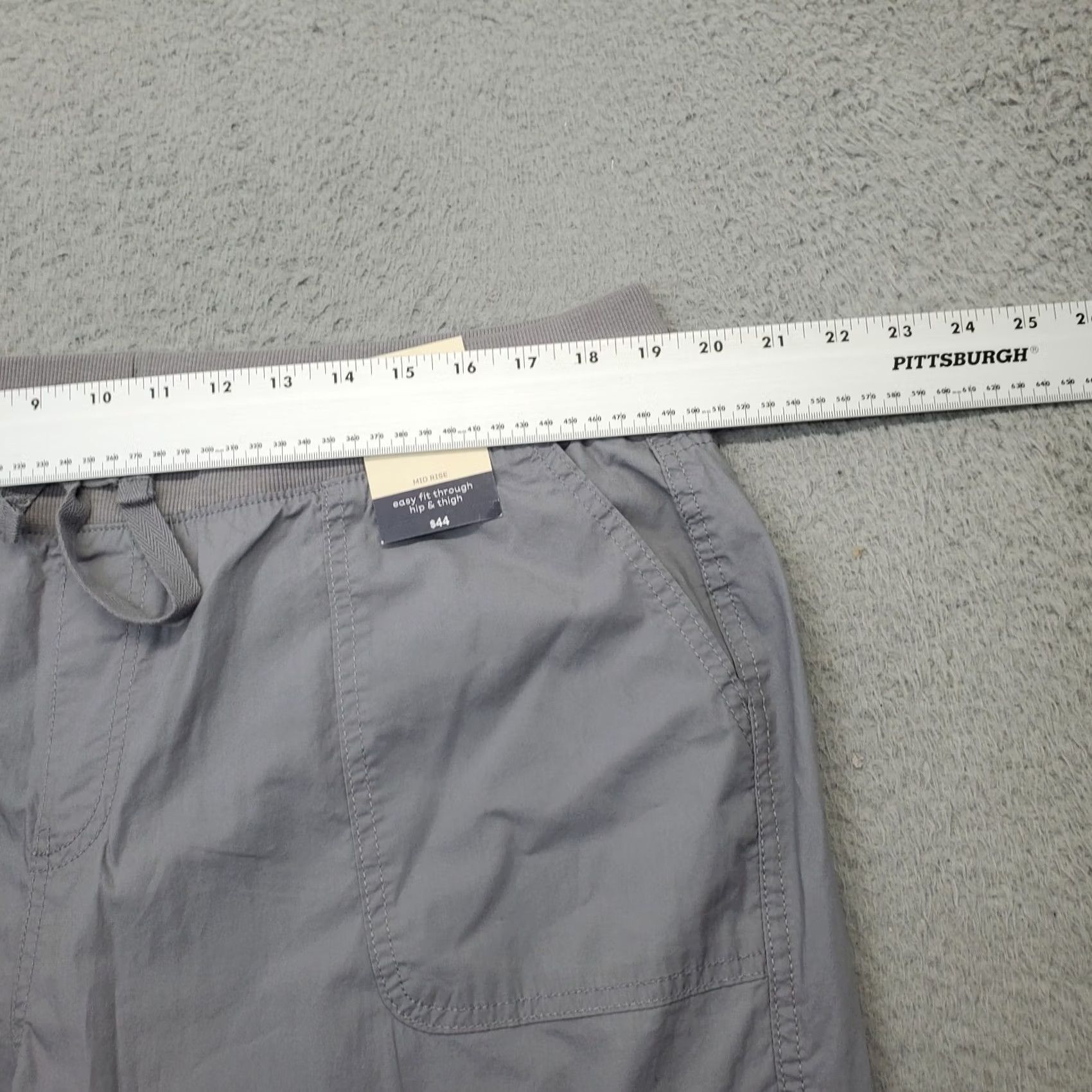 Vintage St. John's Bay Womens 0X Gray Capri Cargo Pants Stretch Mid Rise Drawstring Waist Pant Capris Size 40" / US 18 - 6 Thumbnail