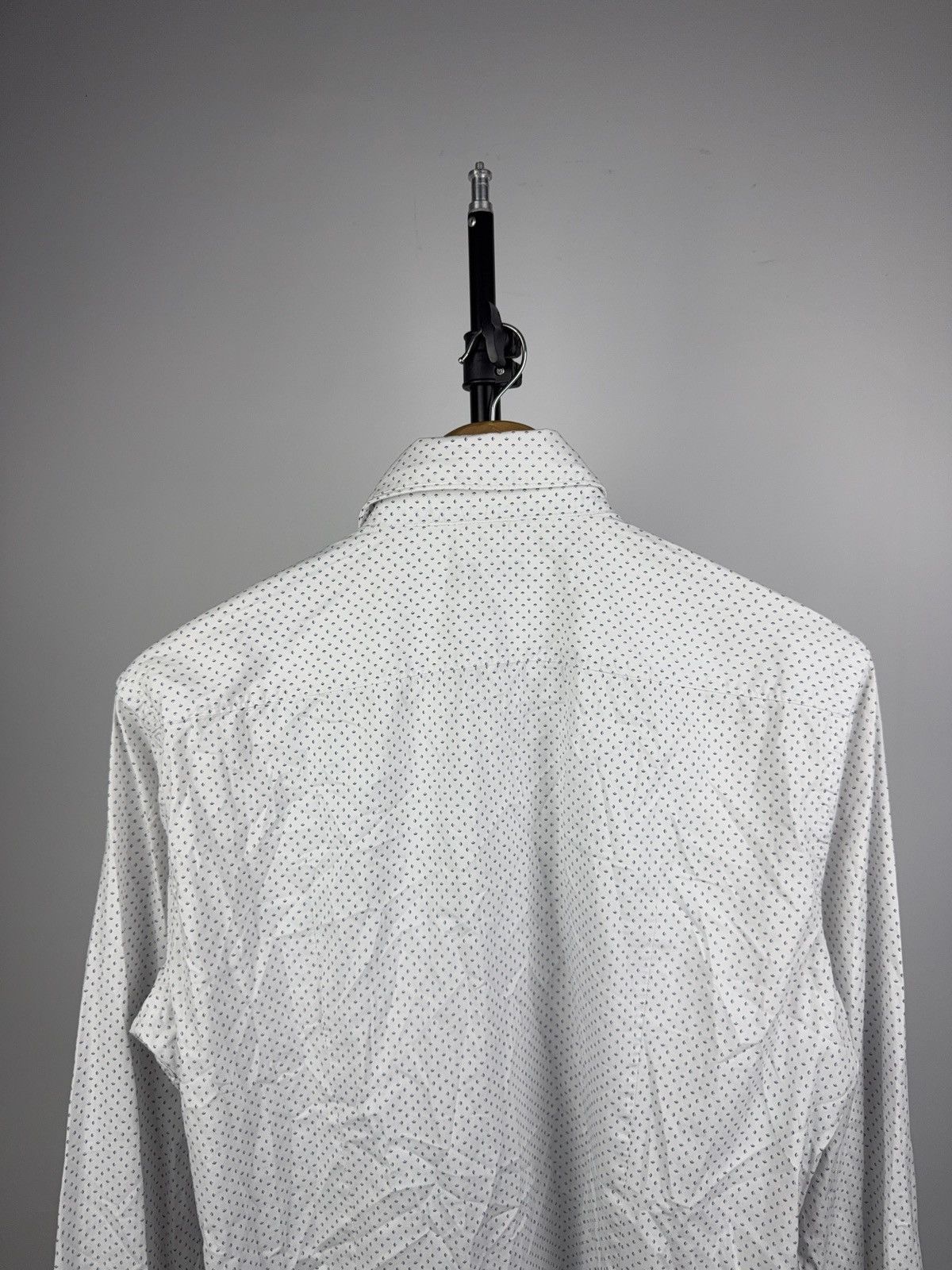 Hugo Boss Luxury HUGO BOSS Slim Fit Microdot White Dress Shirt 39 / M Size US M / EU 48-50 / 2 - 12 Thumbnail