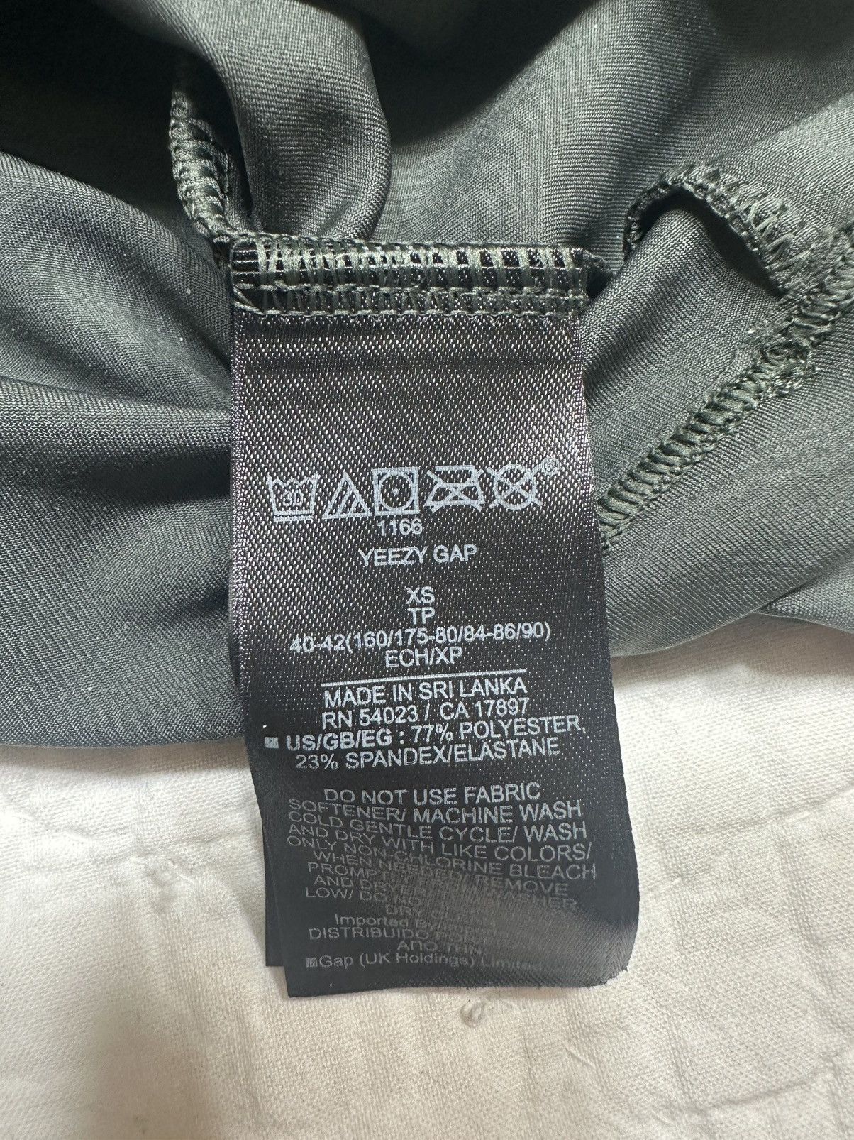 Balenciaga × Gap × Kanye West Yeezy Gap/ Balenciaga Women’s Long Sleeve XSmall Size XS / US 0-2 / IT 36-38 - 4 Thumbnail