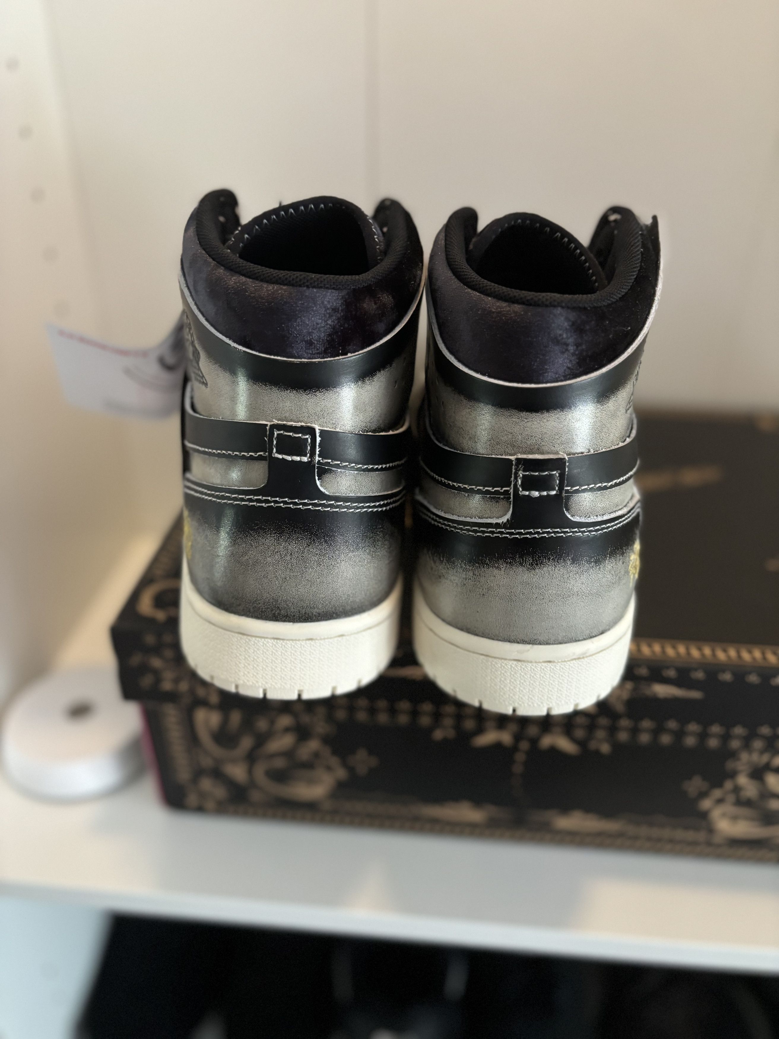 Nike Jordan 1 High Zoom Air CMFT Dia De Muertos Size US 10.5 / EU 43-44 - 7 Thumbnail