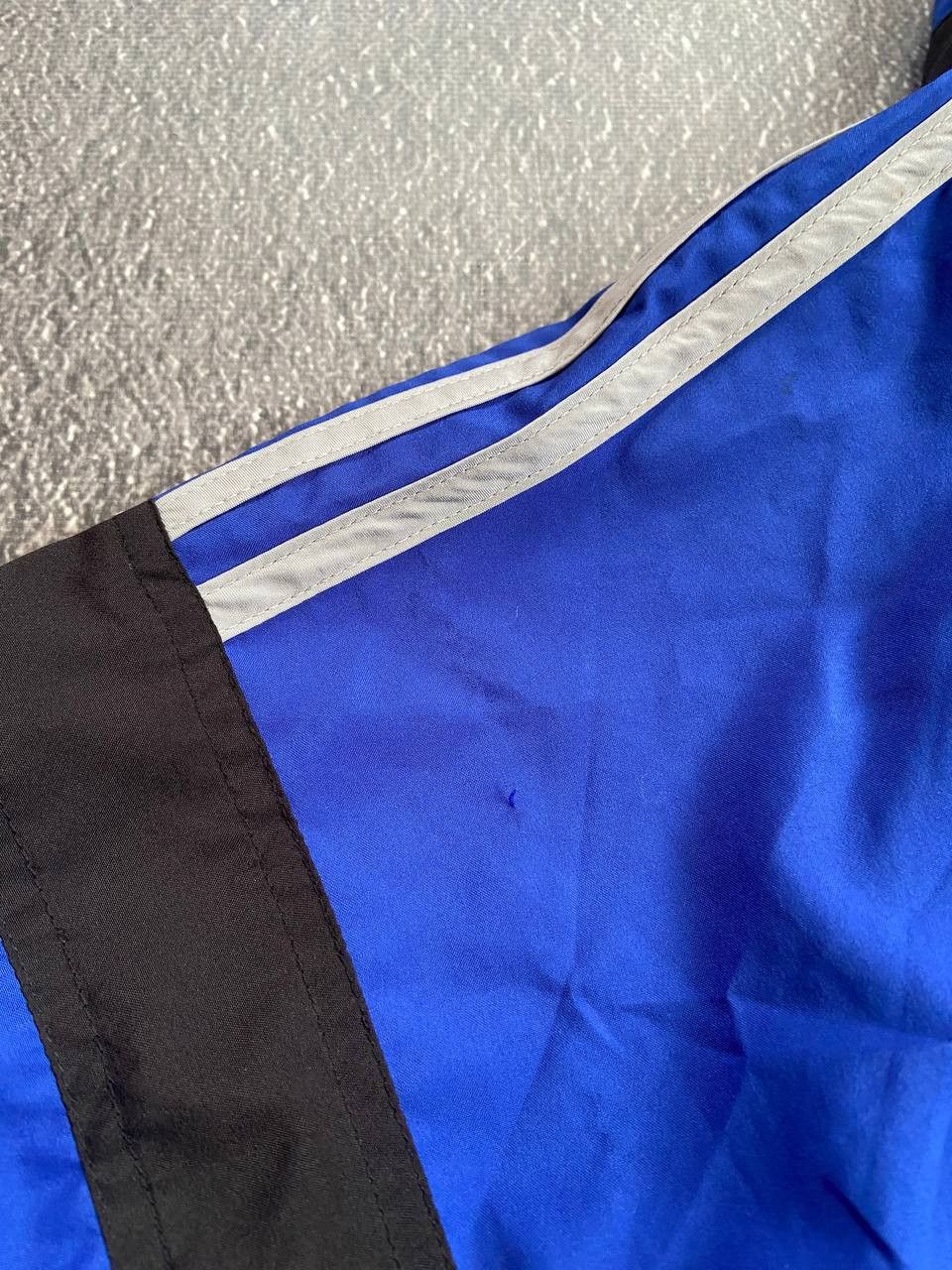 Vintage Vintage Adidas big print nylon jacket Size US L / EU 52-54 / 3 - 3 Thumbnail