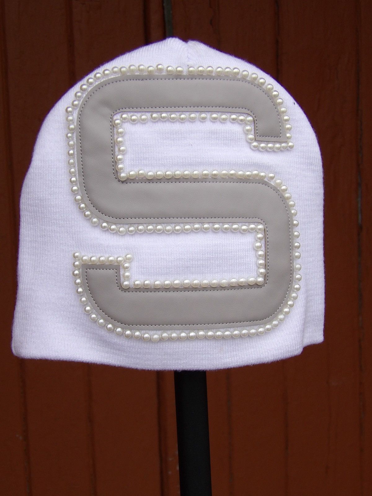Other S85 white beanie with pearl details Size ONE SIZE - 1 Thumbnail