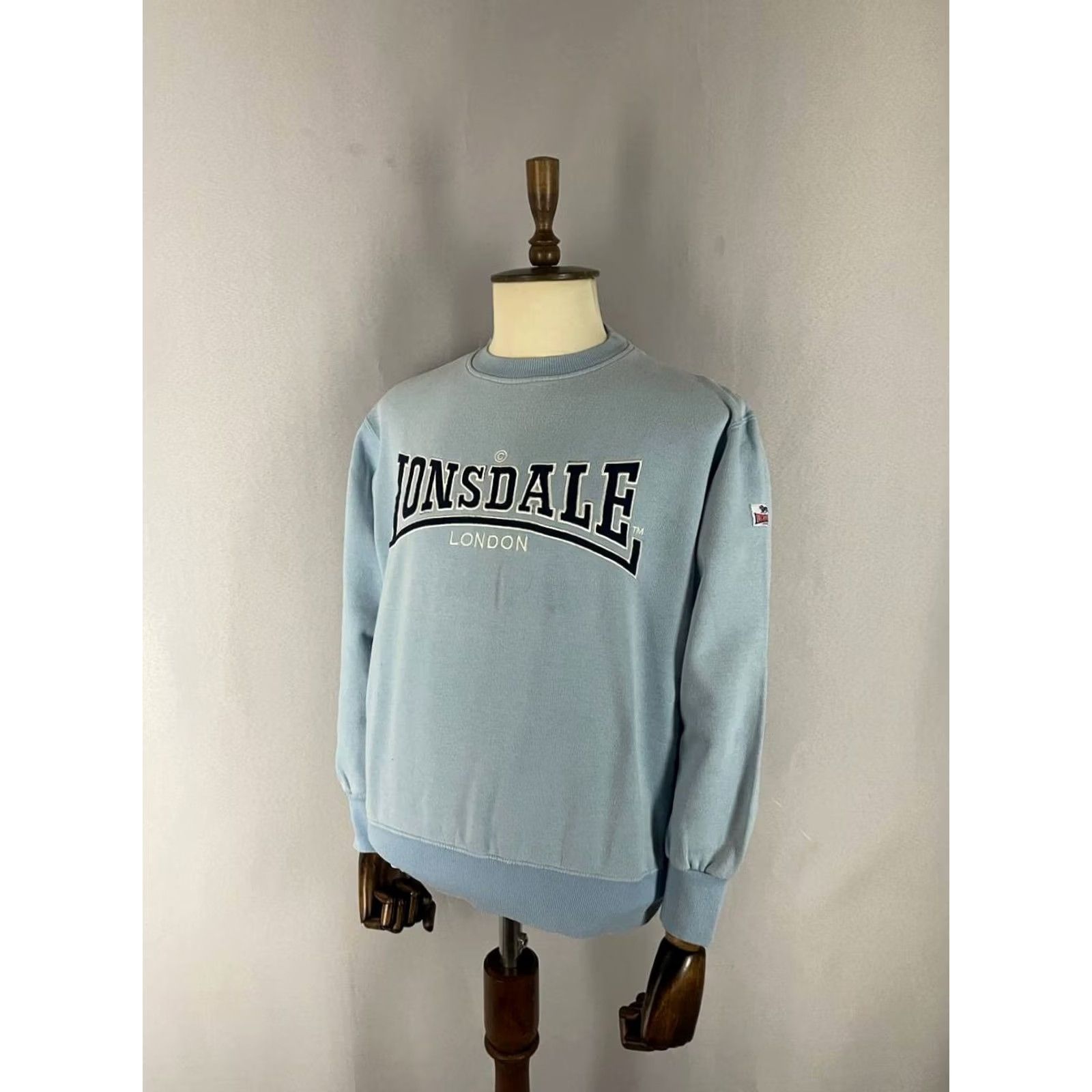 Lonsdale Lonsdale Mens Sweatshirt Blue Cotton Long Sleeve Crew Neck Size L Brand: Lonsdale, Sweatshirt, Men, Blue, L Size US L / EU 52-54 / 3 - 2 Thumbnail