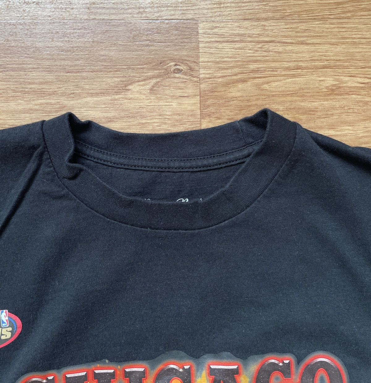 Mitchell & Ness Mitchell&Ness Nostalgia Chicago Bulls 6X Champions T Shirt Size US L / EU 52-54 / 3 - 3 Thumbnail