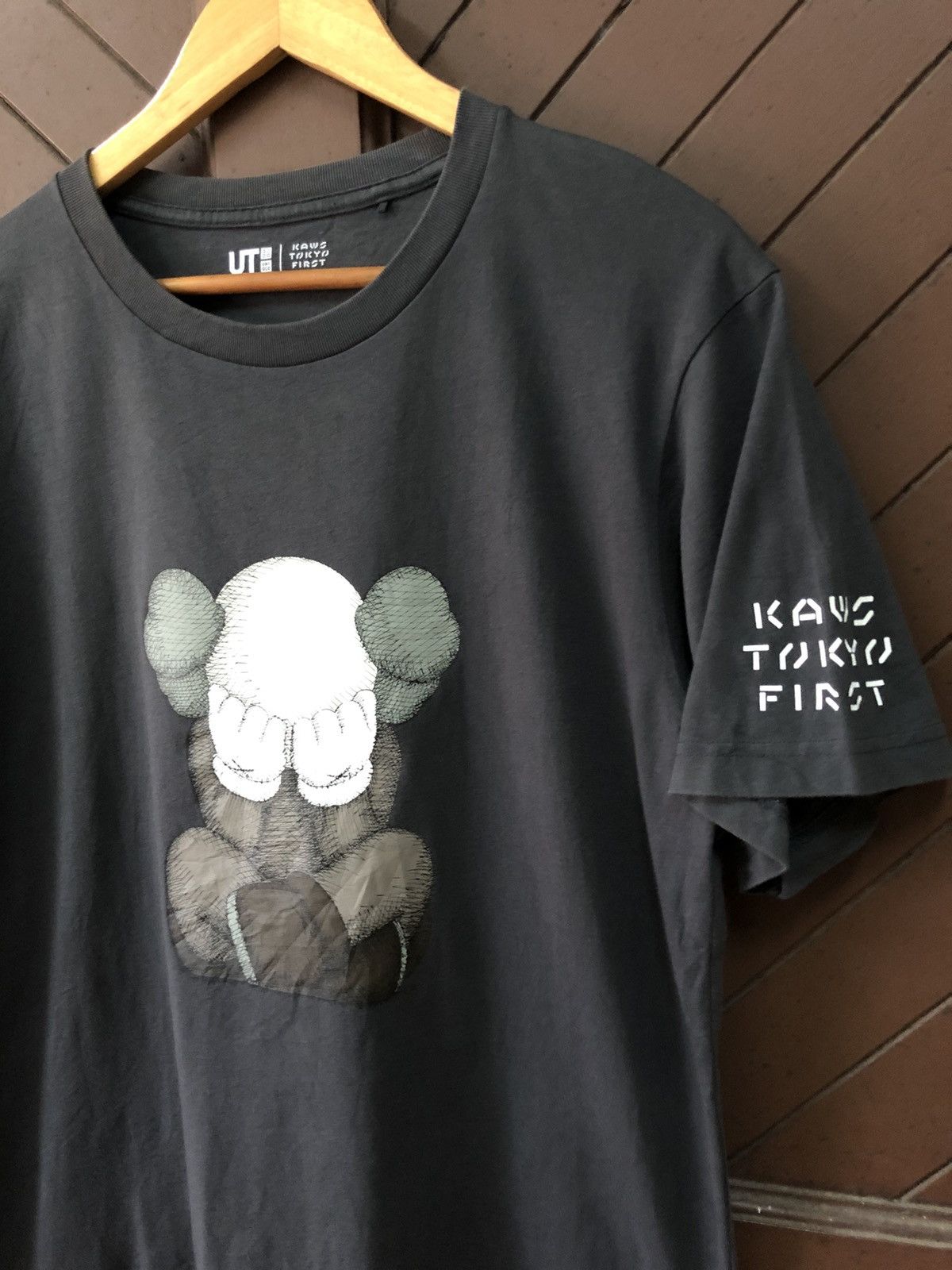Kaws × Uniqlo Kaws Tokyo First Tshirt Size US L / EU 52-54 / 3 - 3 Thumbnail