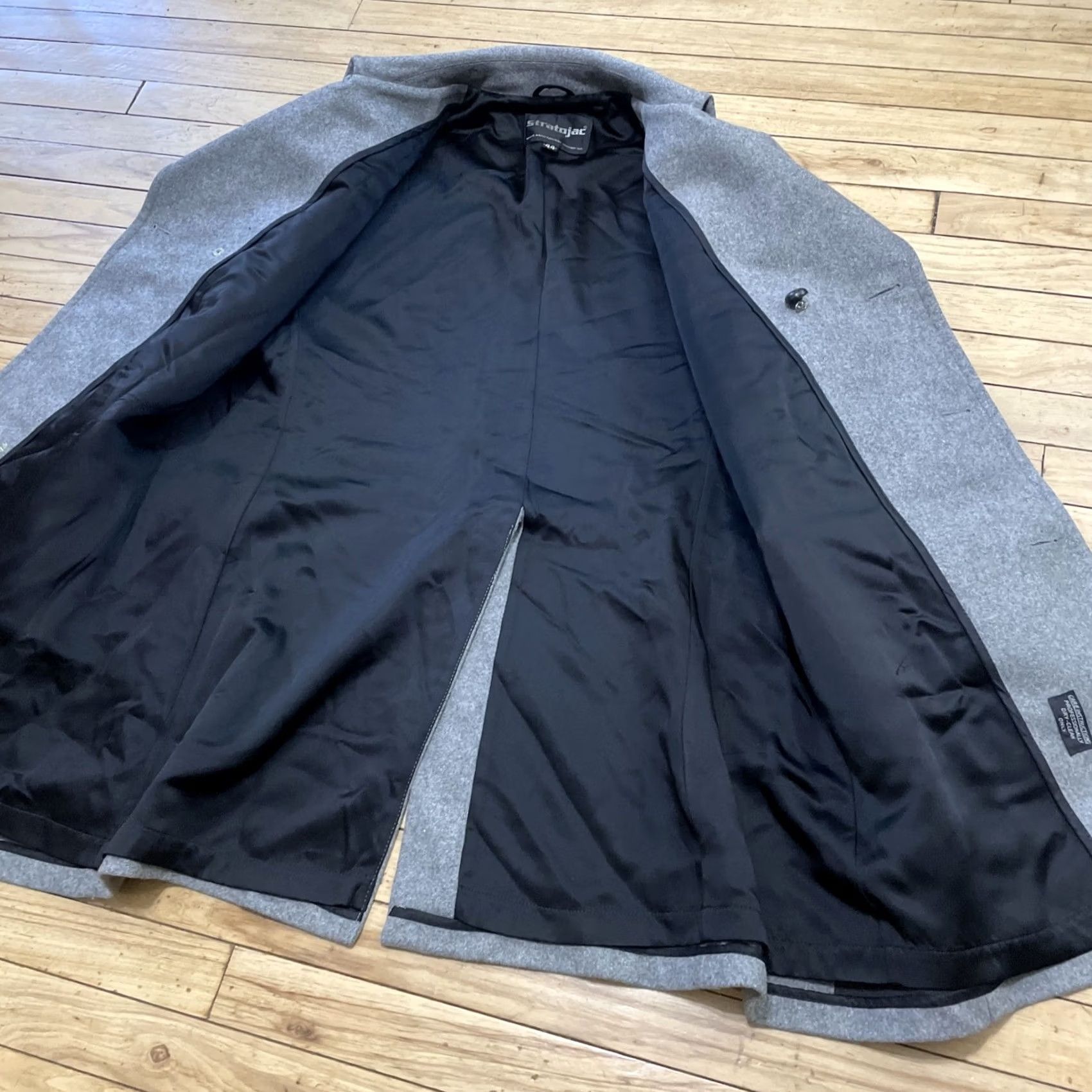 Doublet VINTAGE Stratojac Jacket Coat Gray 44 Double Breasted Wool Overcoat Heavyweight Mens 44R Epaulets Peak Lapel Vintage Overcoat Size US S / EU 44-46 / 1 - 5 Thumbnail