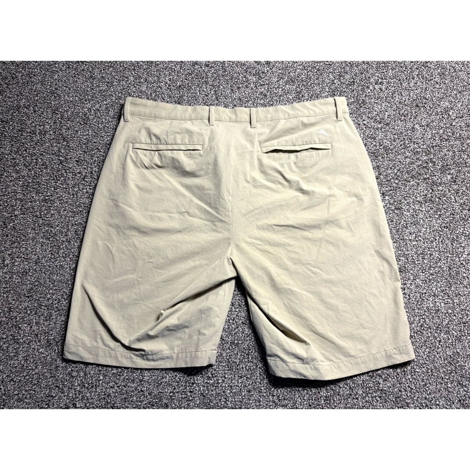 Tommy Bahama Tommy Bahama Shorts Mens 38 Khaki Beige Golf Chino Flat Front 9" Nylon Chip Shot Size US 38 / EU 54 - 2 Thumbnail