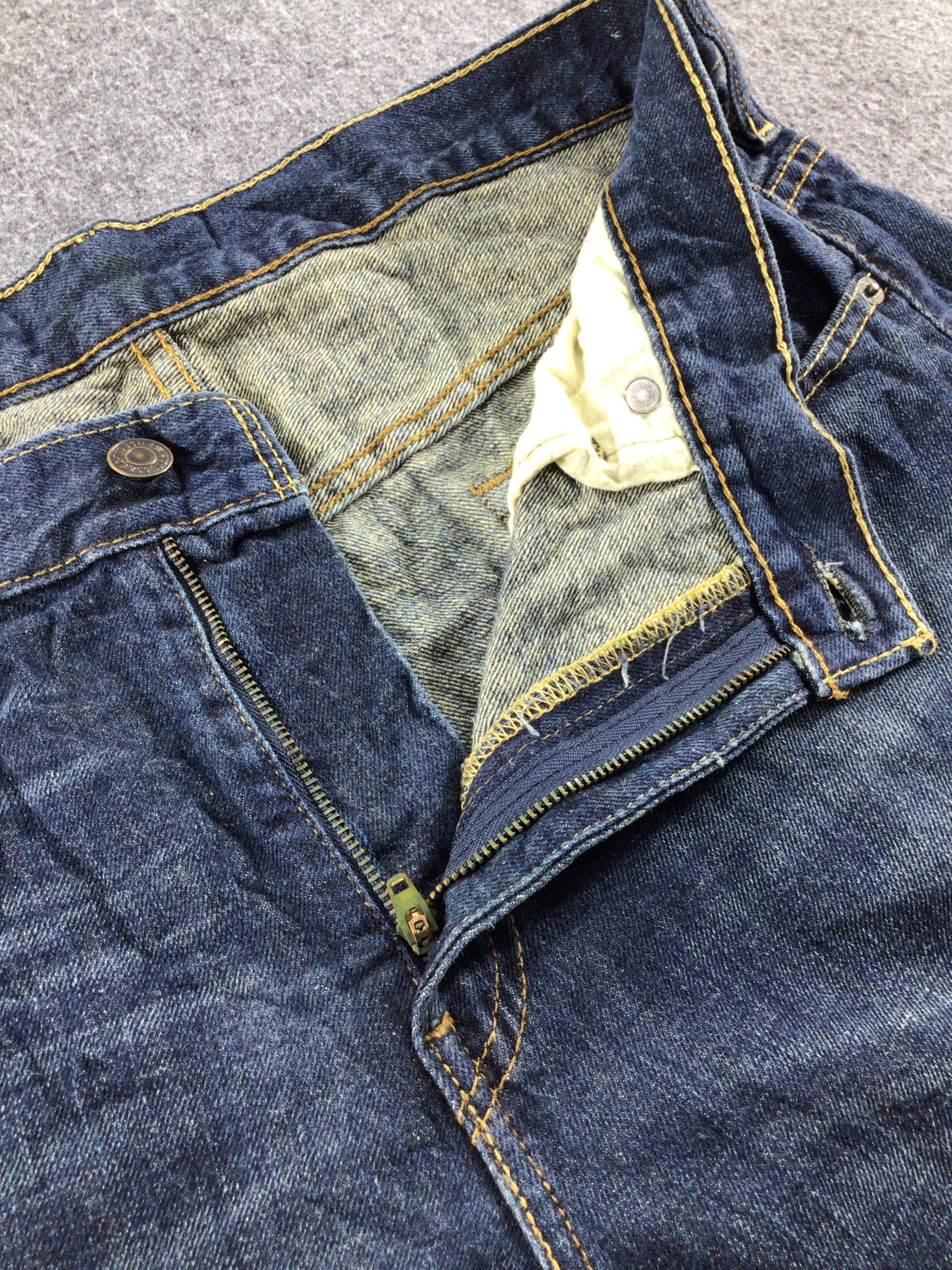 Levi's Vintage Levis 569 Jeans Blue Wash Denim -J499 Size US 35 - 8 Thumbnail