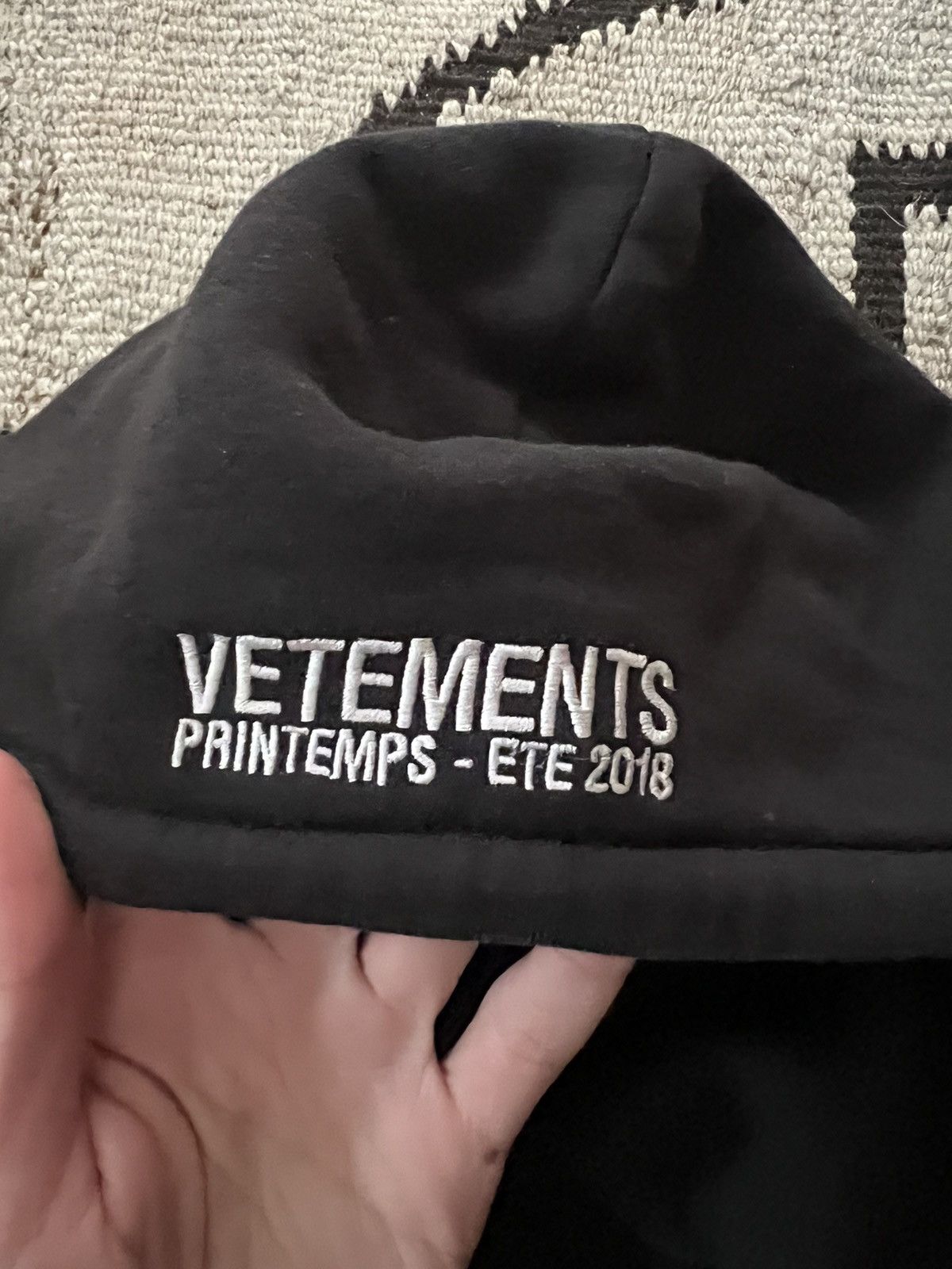 Vetements Vetements Emoji Hooded Bomber 2018 alpha industries Size US M / EU 48-50 / 2 - 6 Thumbnail