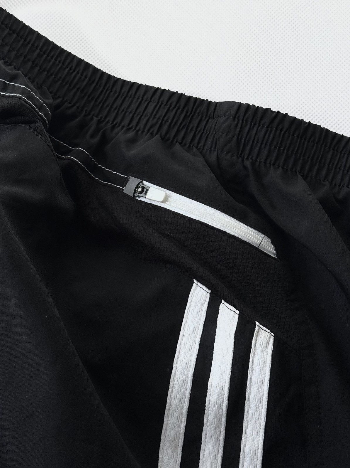 Adidas × Vintage Vintage Adidas shorts streetwear y2k style casual Size US 32 / EU 48 - 14 Thumbnail