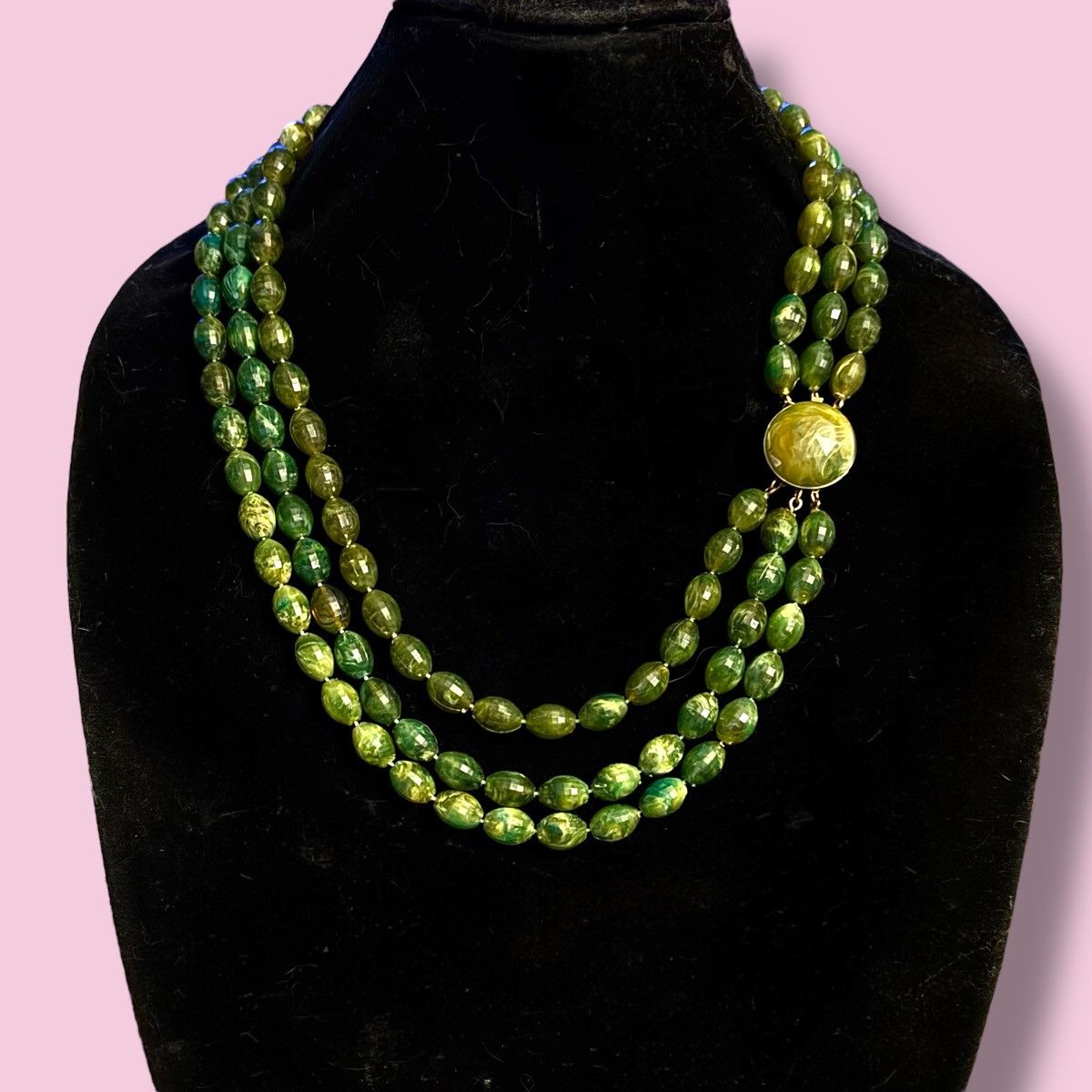 Vintage Vintage green beaded layered necklace Size ONE SIZE - 1 Thumbnail