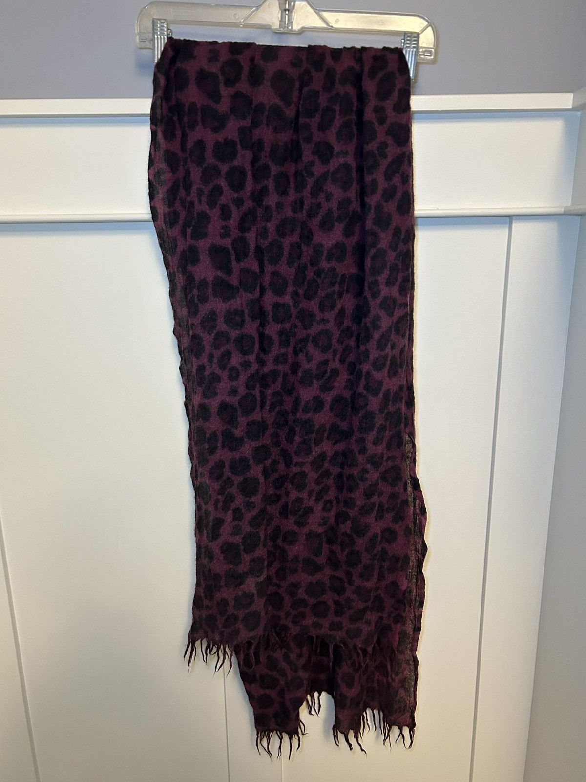 Vintage Vintage Wilfred 100% wool red leopard / cheetah scarf Size ONE SIZE - 1 Thumbnail