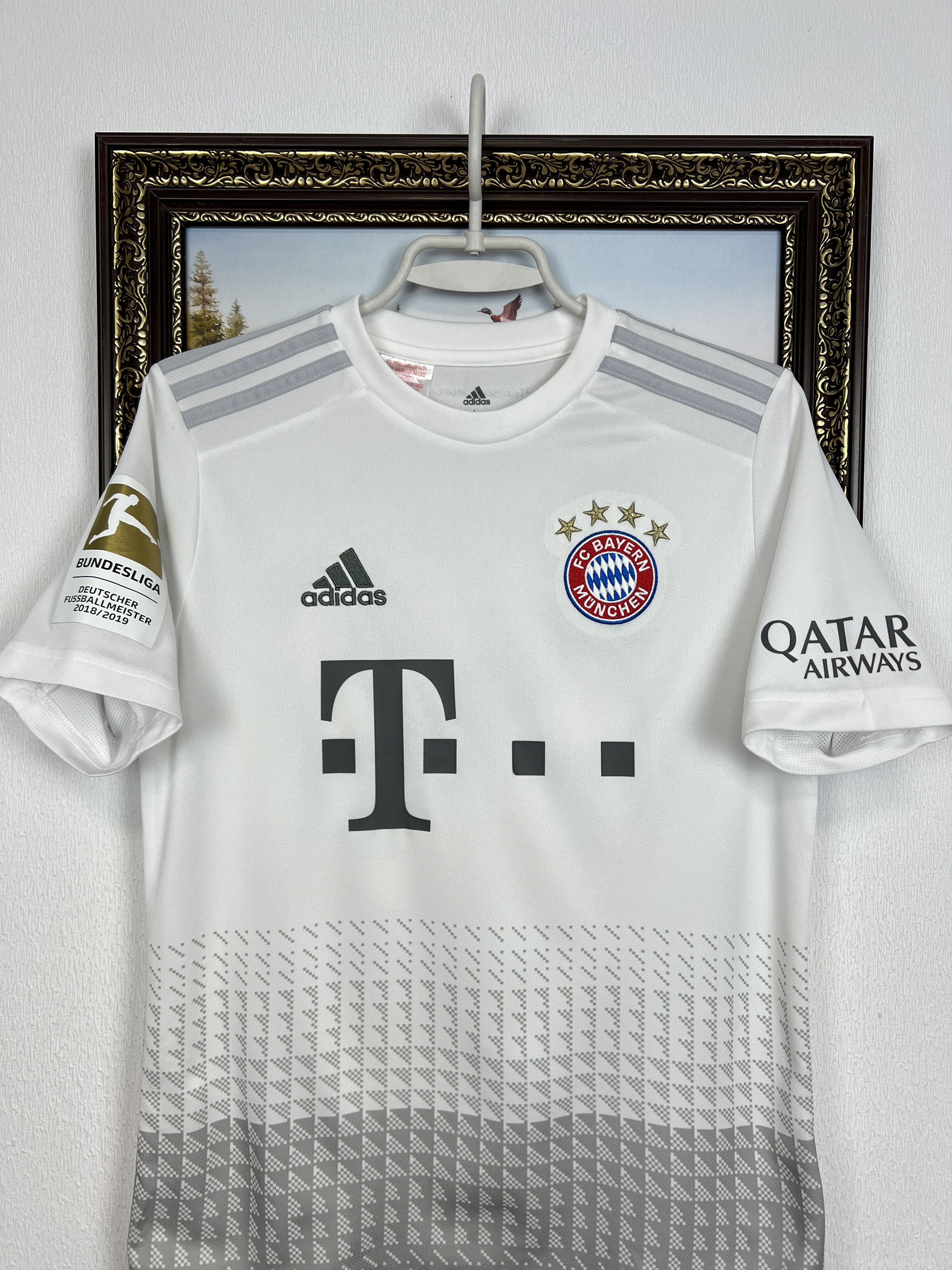 Adidas Bayern Munich football shirt 2019 #32 Kimmich Boys 14 Y Size US XS / EU 42 / 0 - 2 Thumbnail