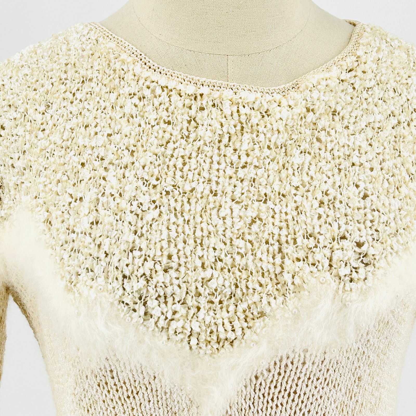 Vintage 80s Cream Super Soft Puff Sleeve Angora Pearl Trim Sweater Size M / US 6-8 / IT 42-44 - 3 Thumbnail