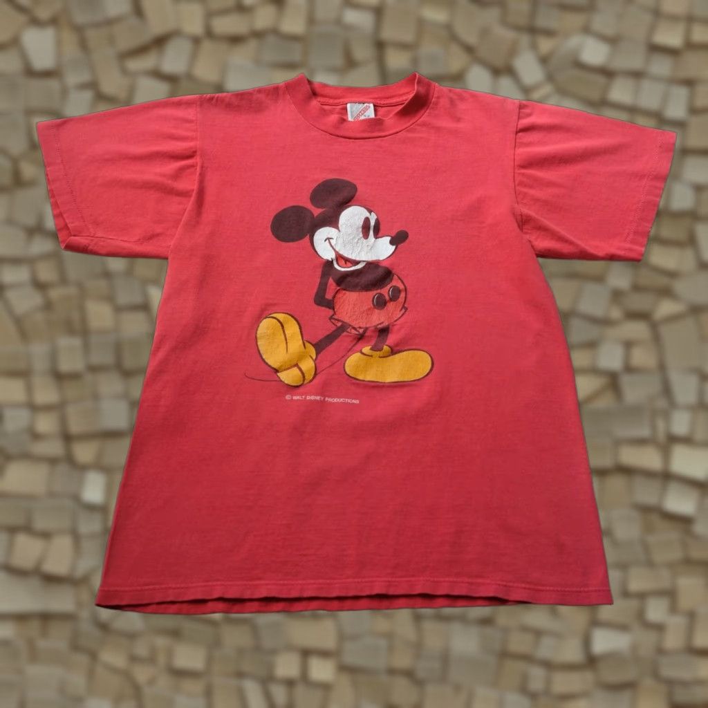 Disney VINTAGE Disney Mickey T-Shirt 90s 80s Red Graphic Cartoon Sz S Men Shirt Cap Sleeve Crew Neck JT Size US S / EU 44-46 / 1 - 1 Thumbnail