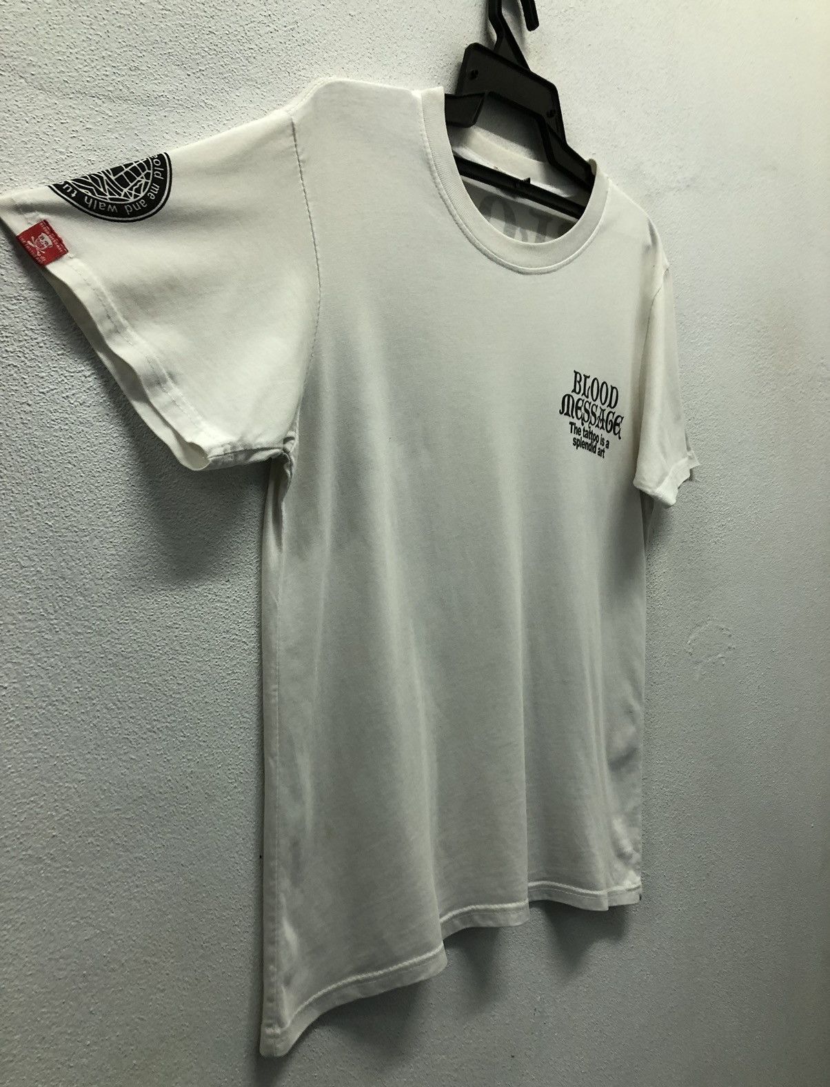 Vintage Vintage Blood Message The Tattoo Is A Splendid Art T-Shirt Size US XL / EU 56 / 4 - 6 Thumbnail