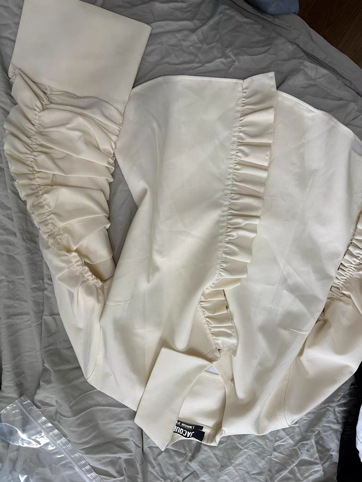 Jacquemus Jacquemus thick chic light shirt jacket worn once 9/10 Size XS / US 0-2 / IT 36-38 - 3 Thumbnail